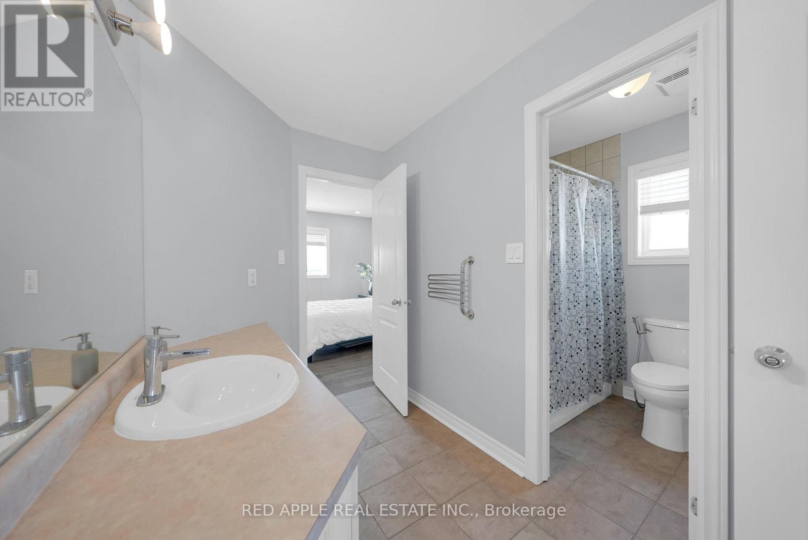 8 Strathmore Place, Barrie, Ontario  L4N 0K1 - Photo 21 - S12778200
