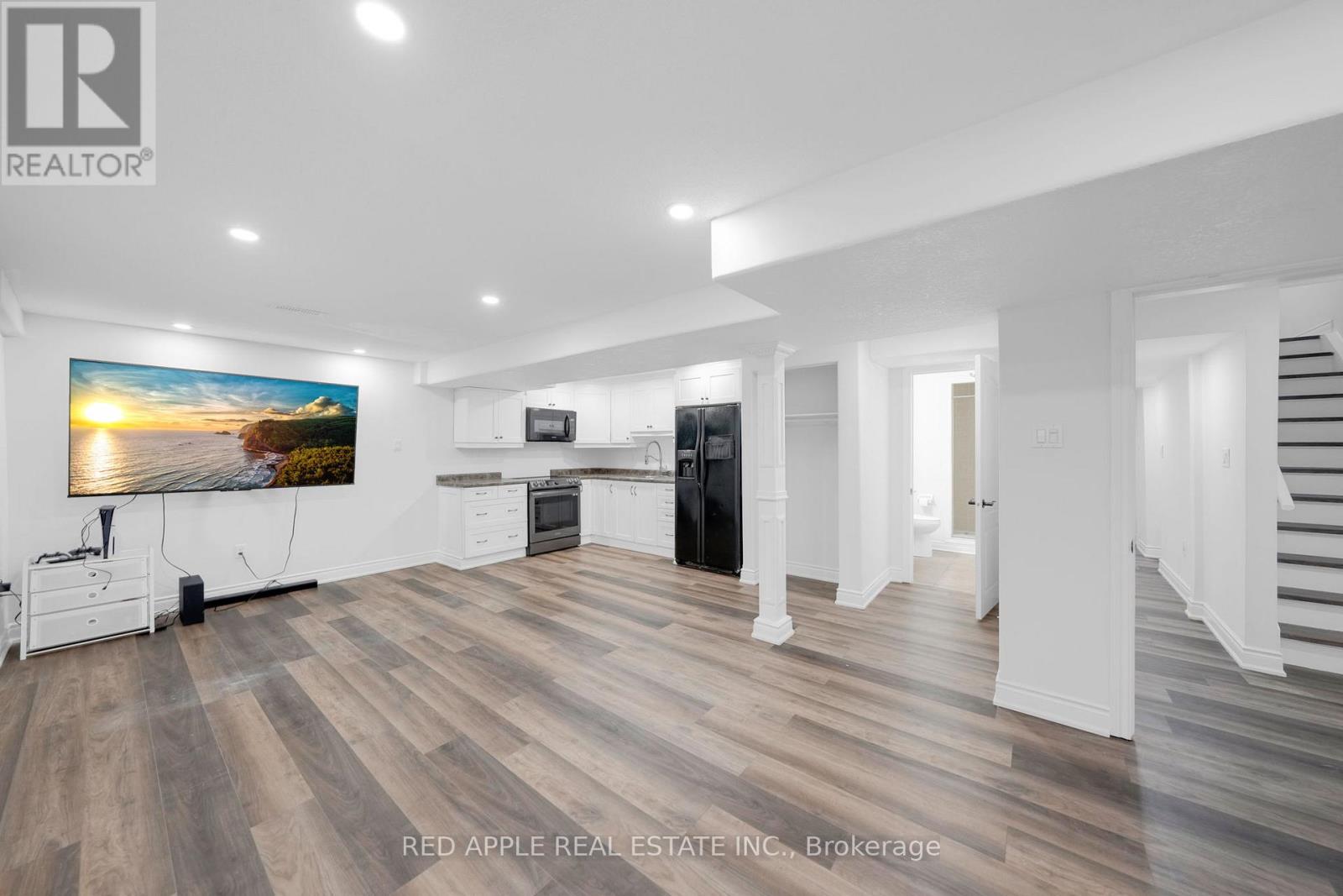 8 Strathmore Place, Barrie, Ontario  L4N 0K1 - Photo 24 - S12778200