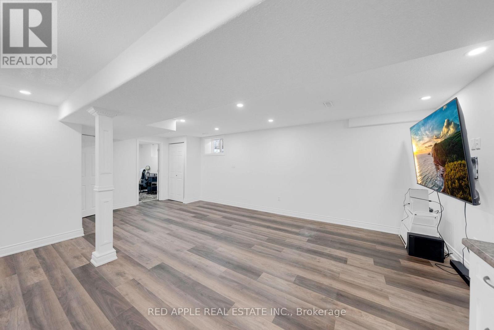 8 Strathmore Place, Barrie, Ontario  L4N 0K1 - Photo 26 - S12778200