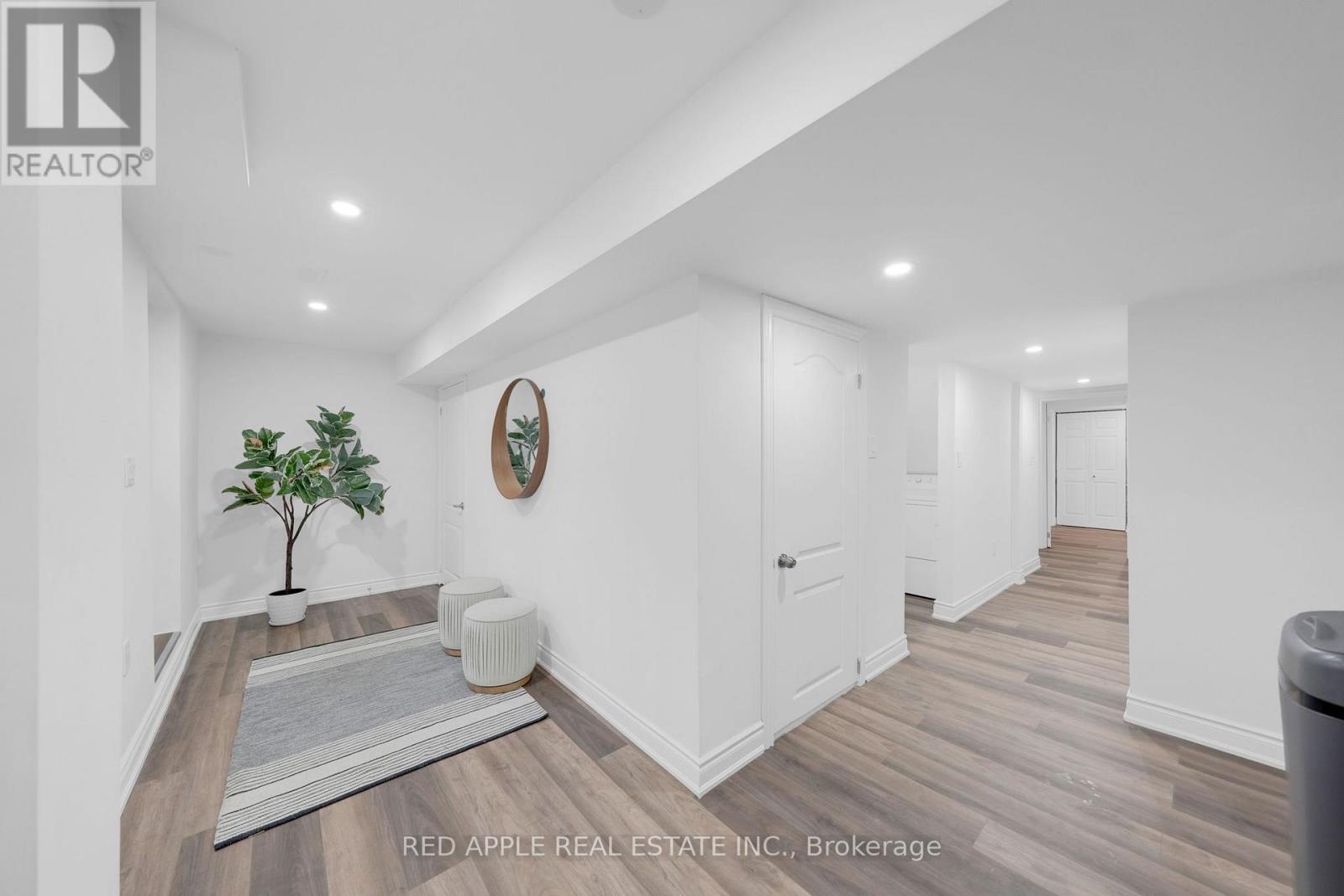 8 Strathmore Place, Barrie, Ontario  L4N 0K1 - Photo 30 - S12778200