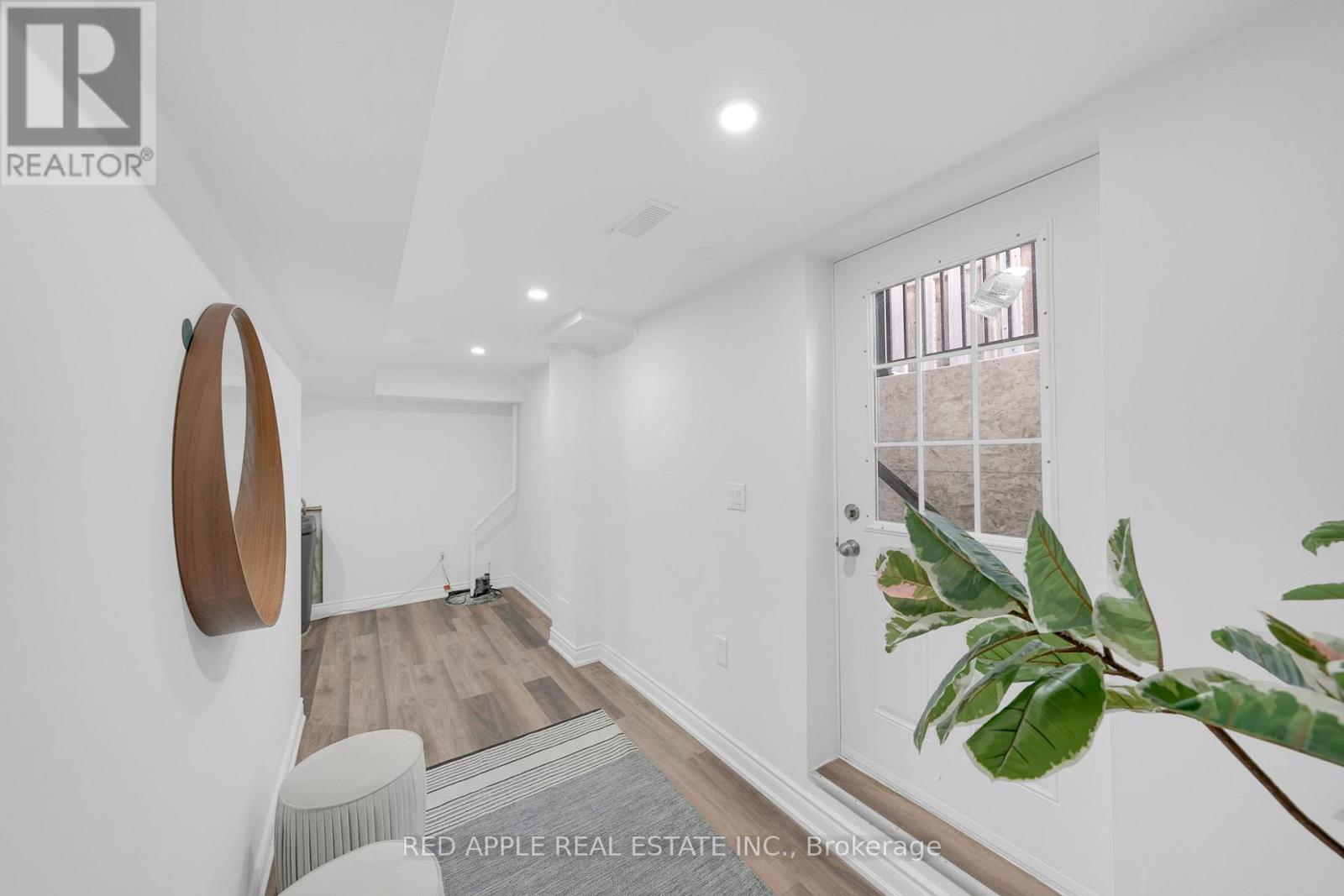 8 Strathmore Place, Barrie, Ontario  L4N 0K1 - Photo 31 - S12778200