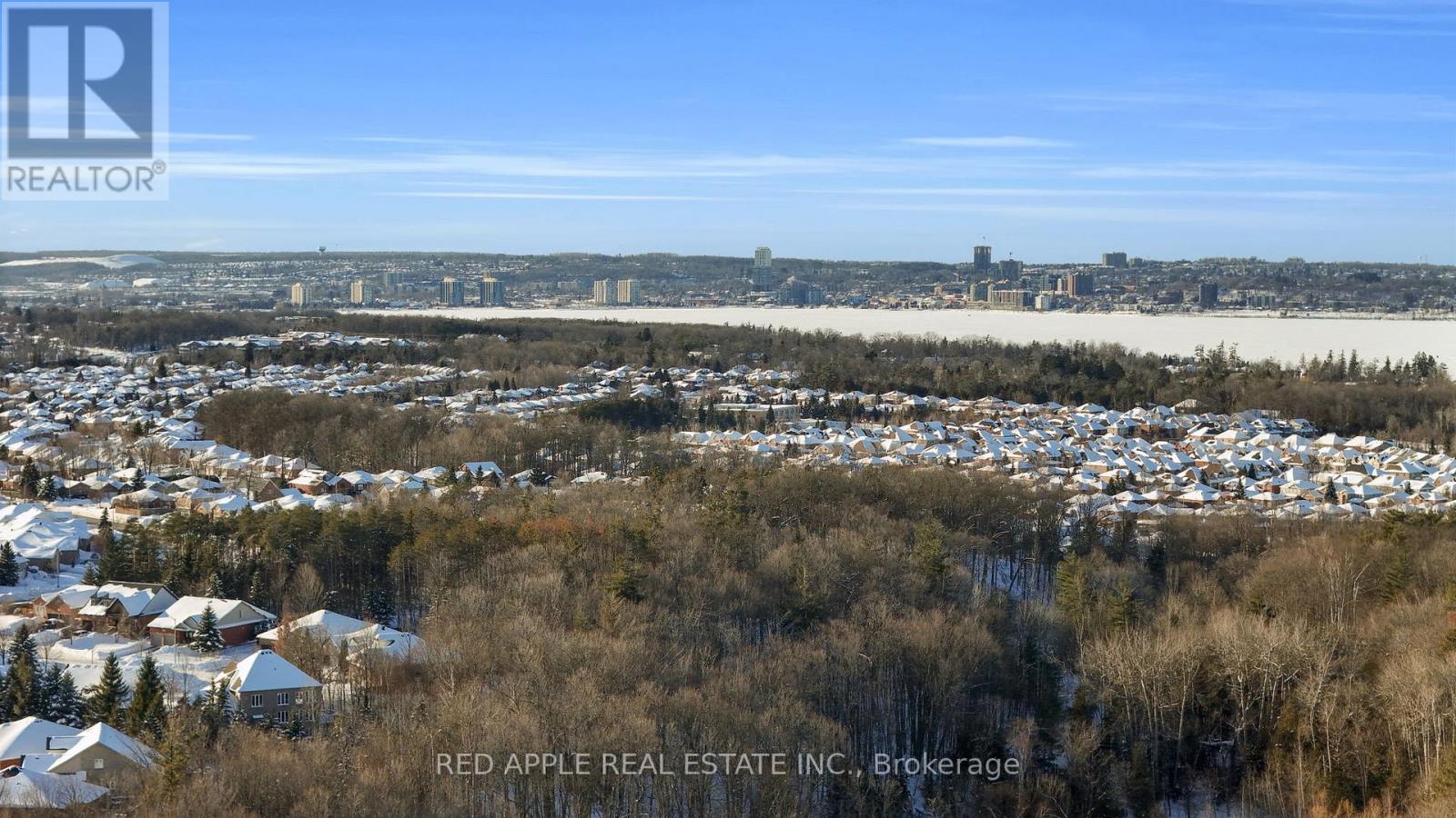 8 Strathmore Place, Barrie, Ontario  L4N 0K1 - Photo 34 - S12778200