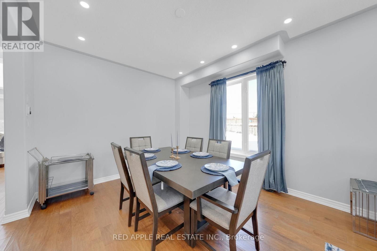 8 Strathmore Place, Barrie, Ontario  L4N 0K1 - Photo 6 - S12778200