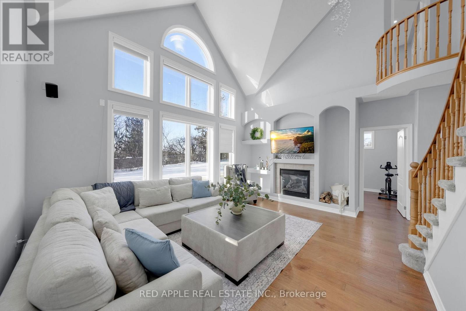 8 Strathmore Place, Barrie, Ontario  L4N 0K1 - Photo 8 - S12778200