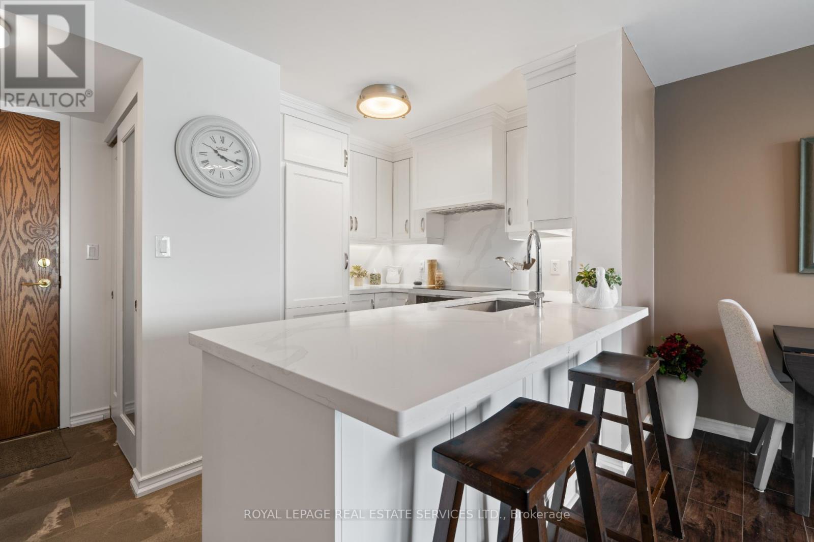 1205 - 4879 Kimbermount Avenue, Mississauga, Ontario  L5M 7R8 - Photo 6 - W12778172