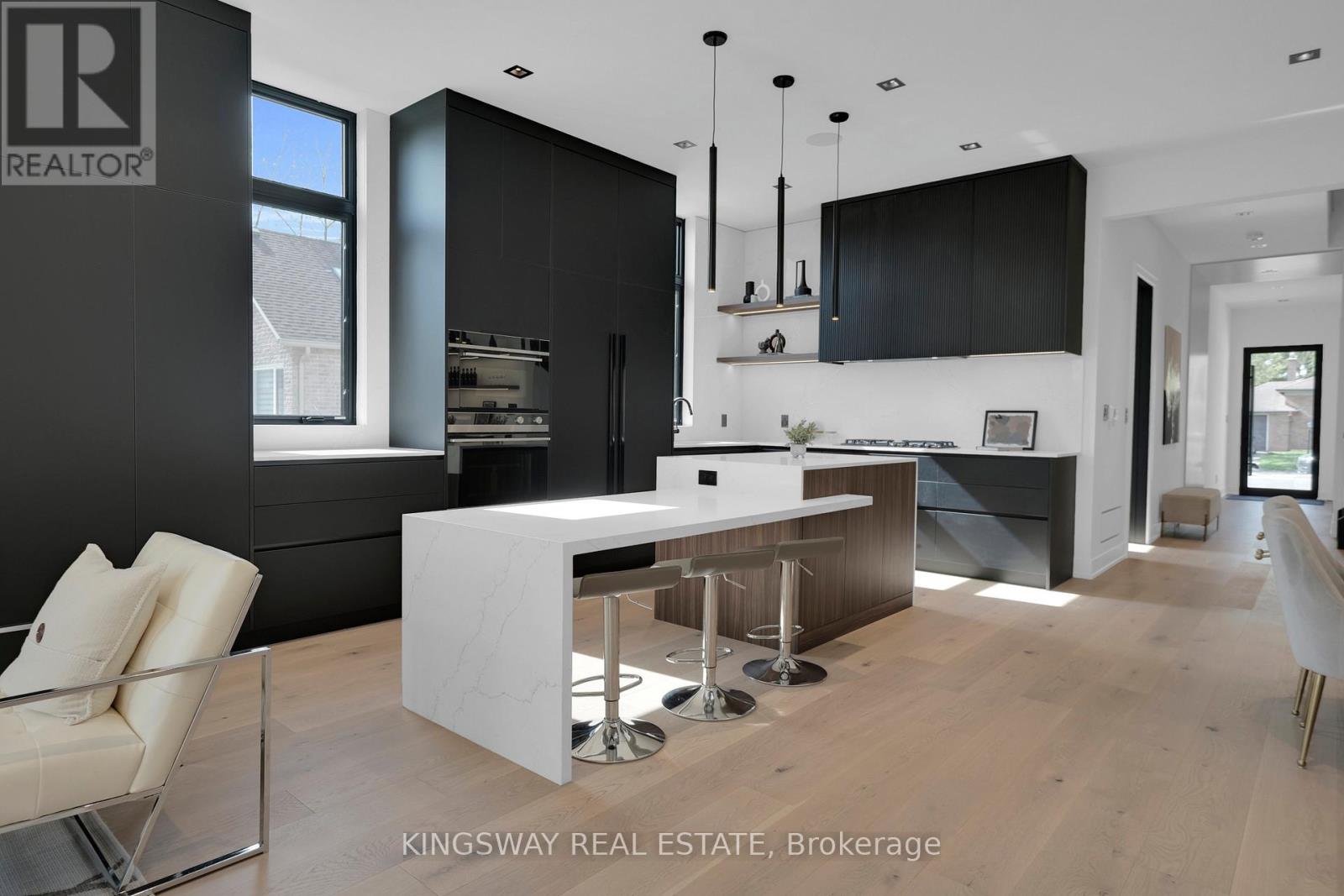 17 Broadview Avenue, Mississauga, Ontario  L5H 2S8 - Photo 16 - W12778192