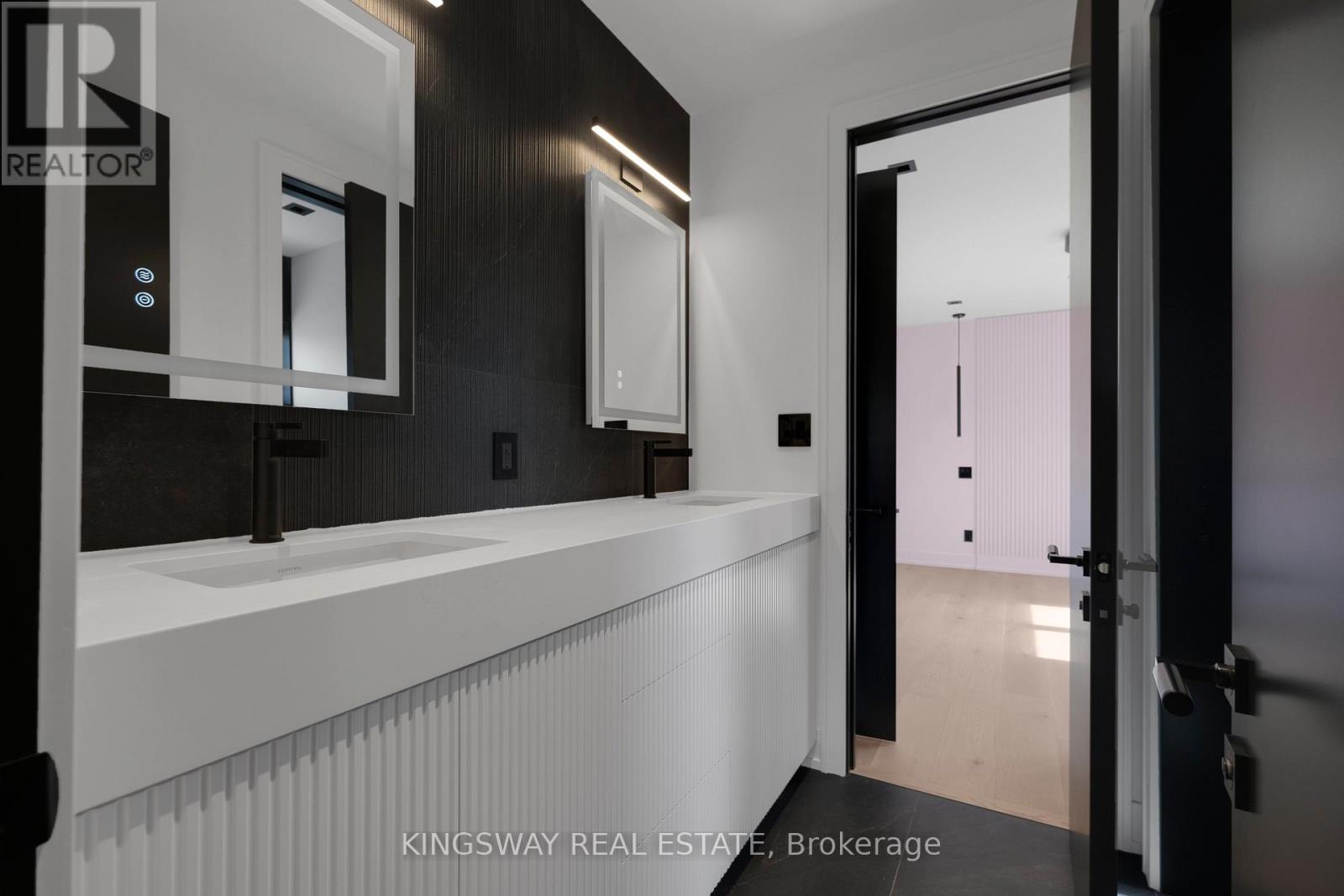 17 Broadview Avenue, Mississauga, Ontario  L5H 2S8 - Photo 33 - W12778192