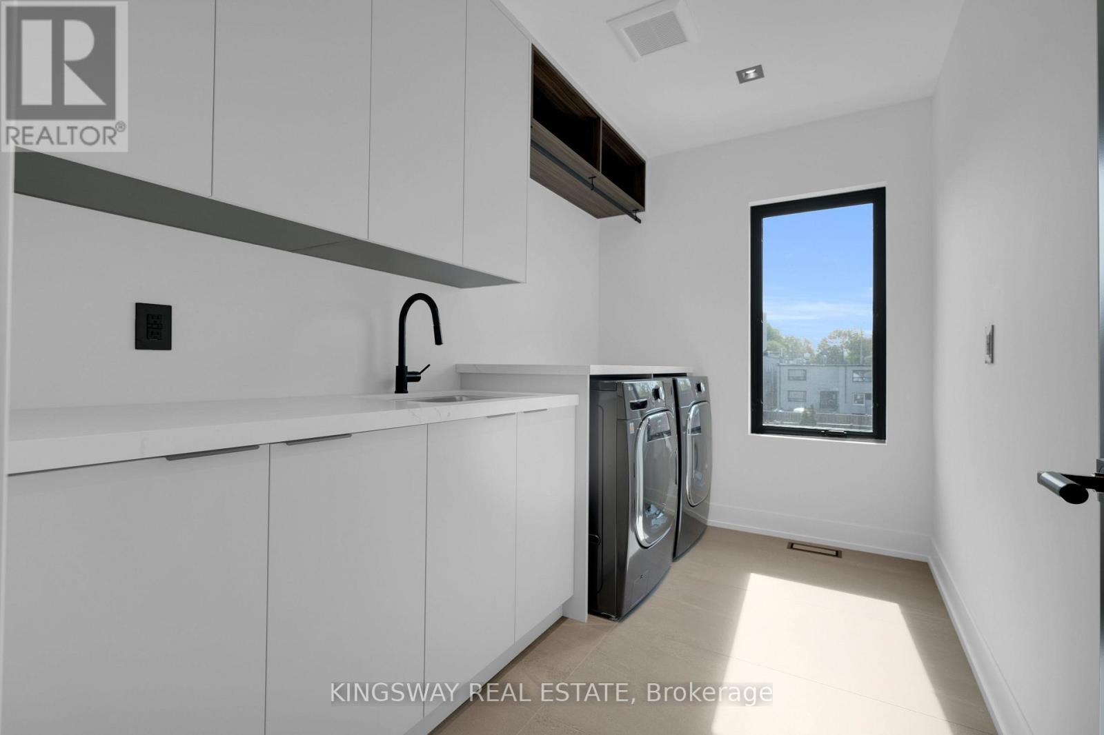 17 Broadview Avenue, Mississauga, Ontario  L5H 2S8 - Photo 37 - W12778192