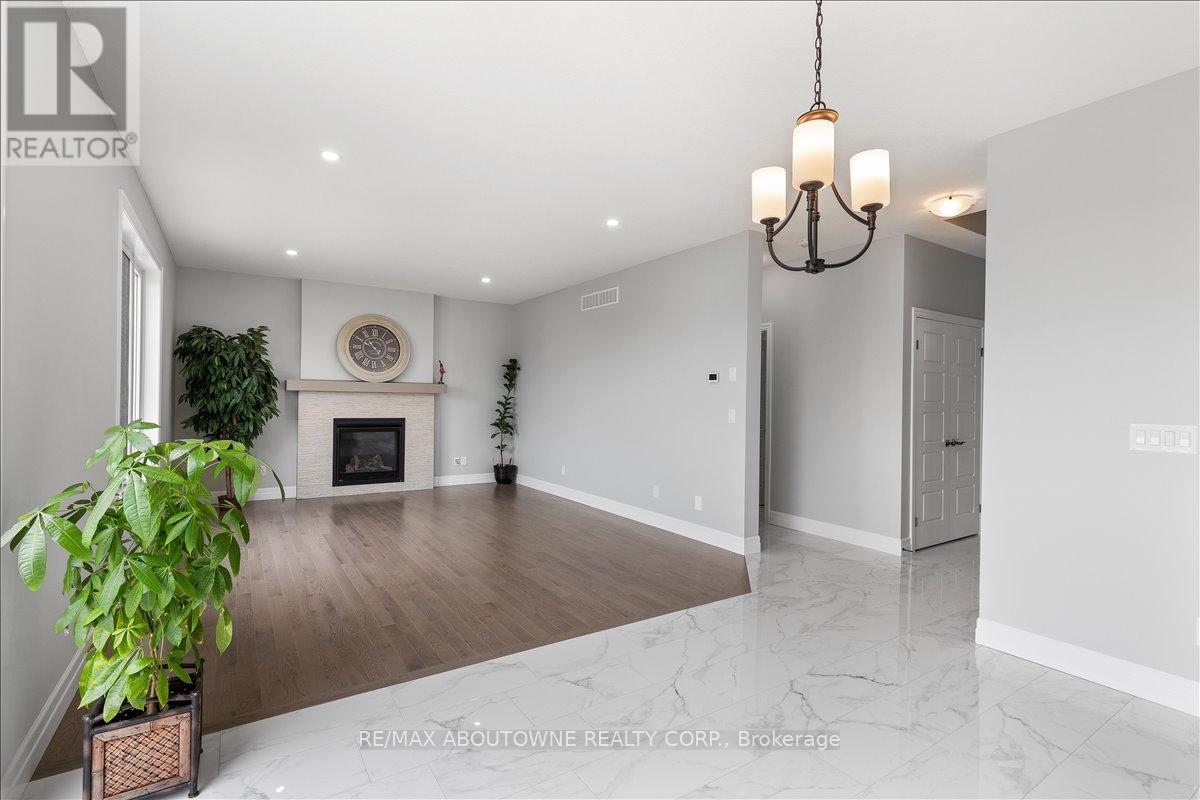 21 Sycamore Drive N, Tillsonburg, Ontario  N4G 5R9 - Photo 17 - X12778204