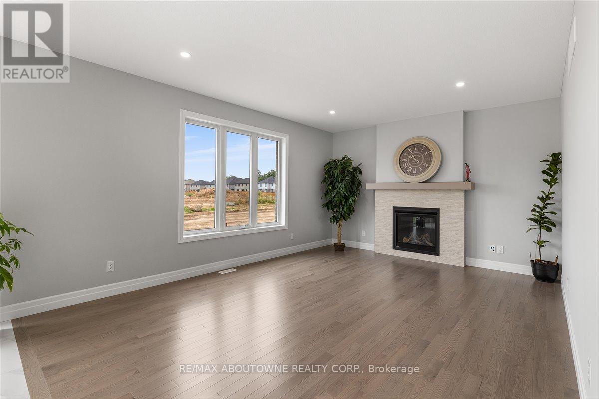 21 Sycamore Drive N, Tillsonburg, Ontario  N4G 5R9 - Photo 18 - X12778204