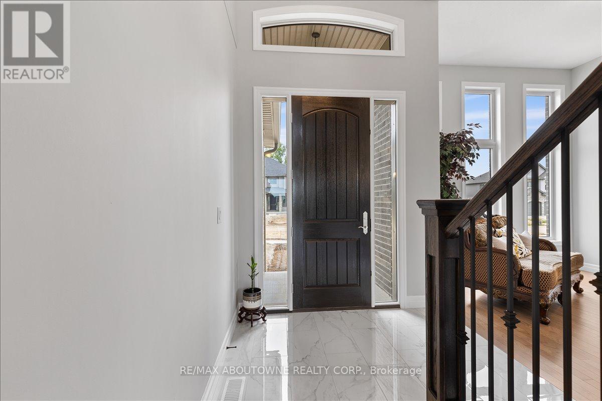 21 Sycamore Drive N, Tillsonburg, Ontario  N4G 5R9 - Photo 4 - X12778204