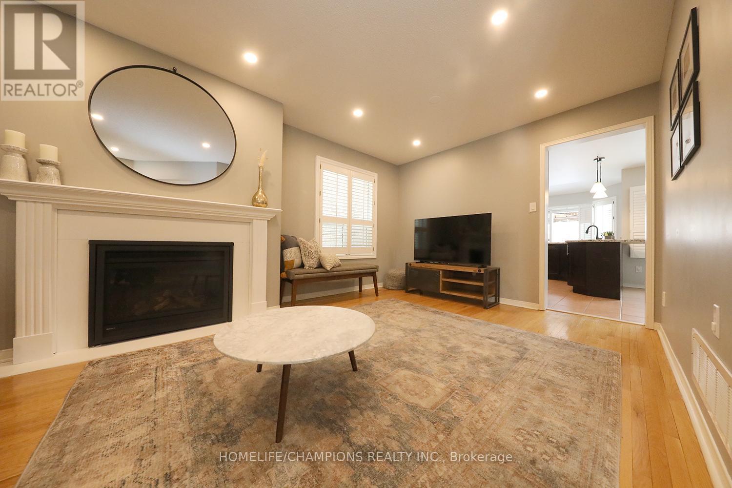 6200 Maple Gate Circle, Mississauga, Ontario  L5N 7A9 - Photo 4 - W12778056