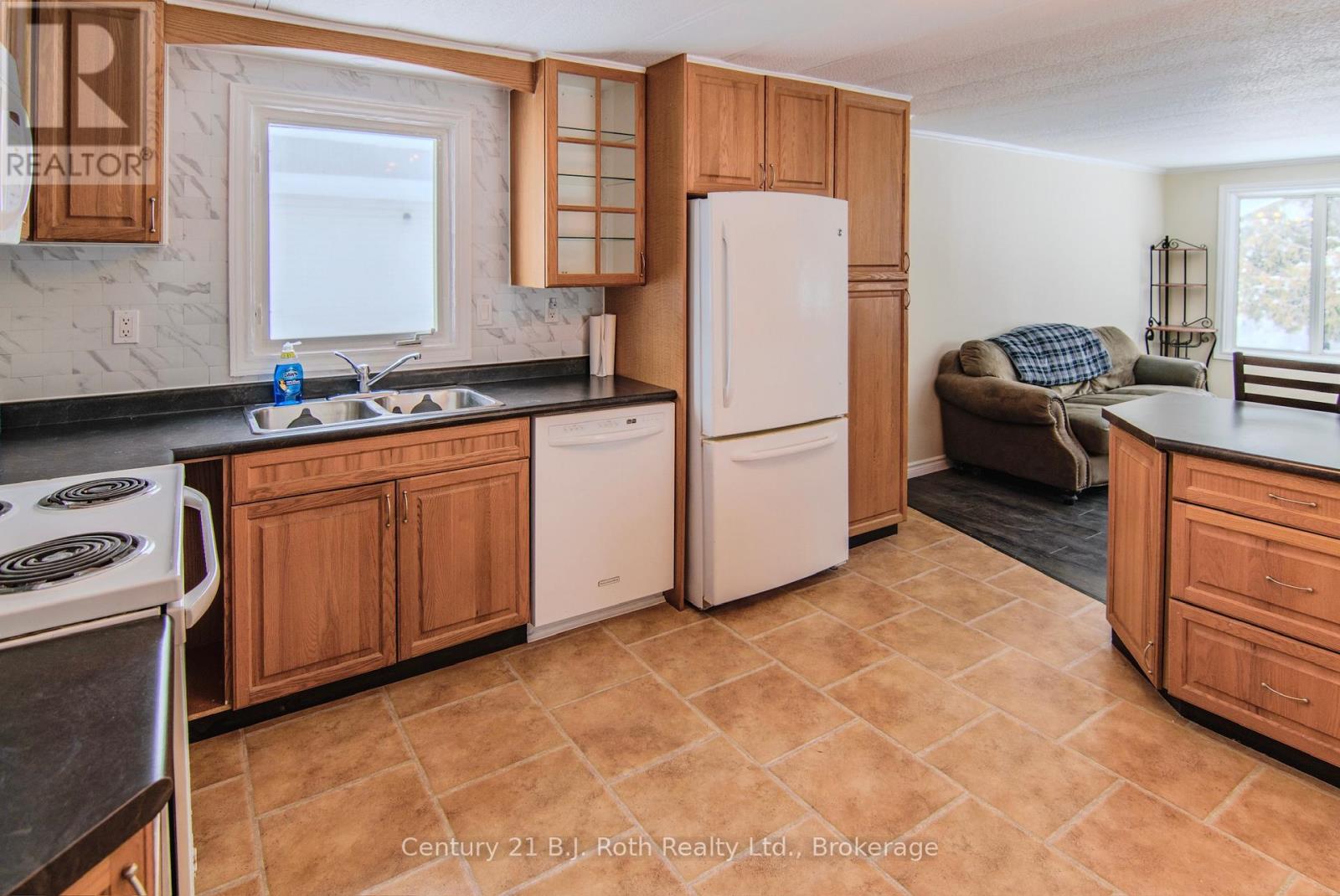 309 Keady Lane, Georgian Bluffs, Ontario  N0H 2N0 - Photo 4 - X12778230