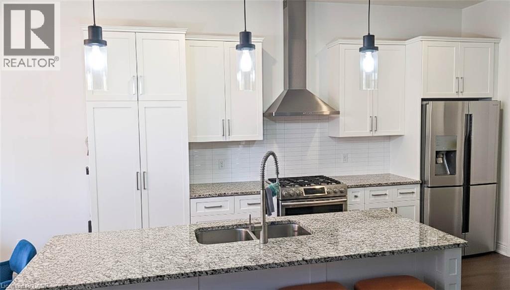 206 Carriage Way S, Waterloo, Ontario  N2K 0C6 - Photo 2 - 40794104