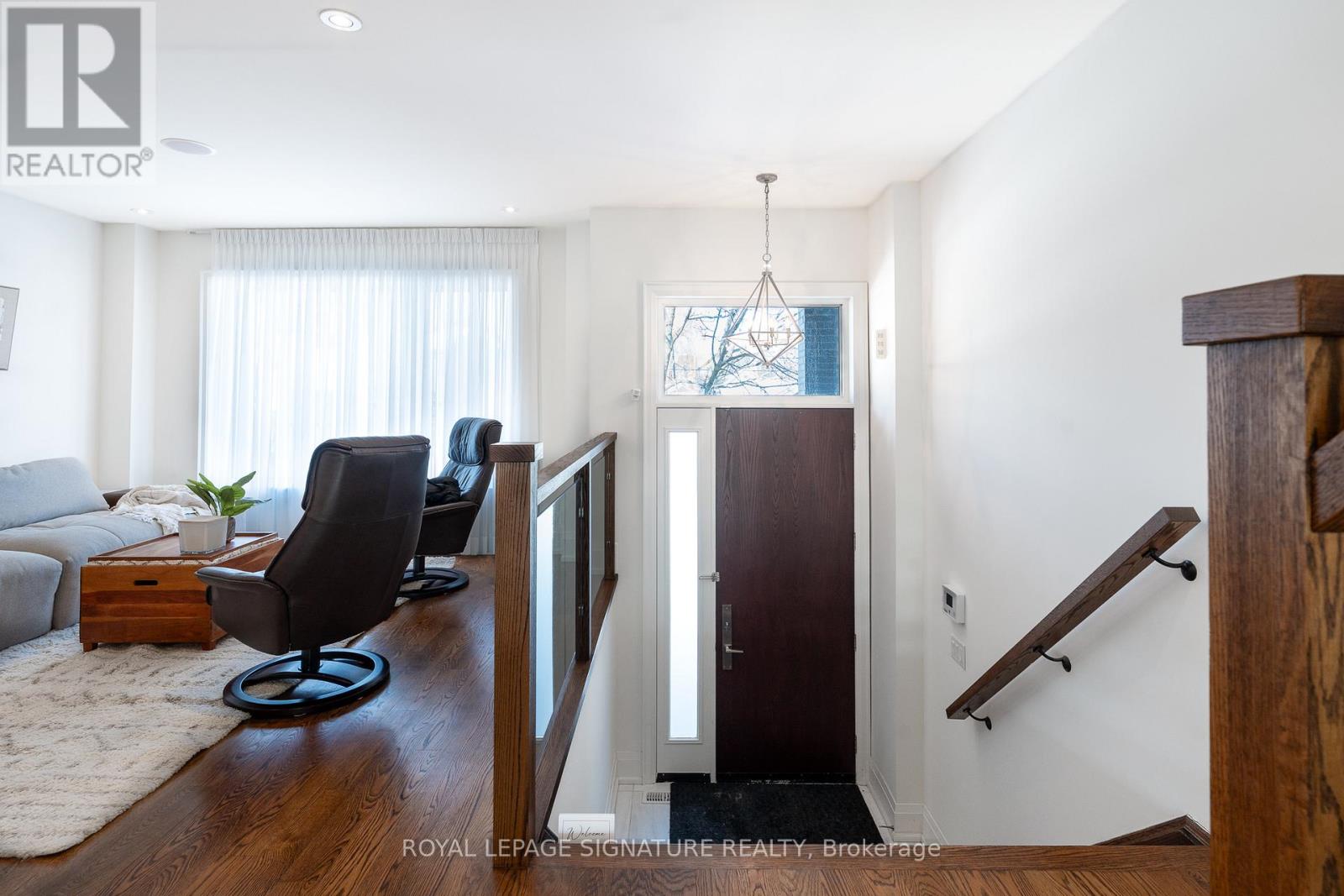 119b Hillside Avenue, Toronto, Ontario  M8V 1T3 - Photo 3 - W12740934