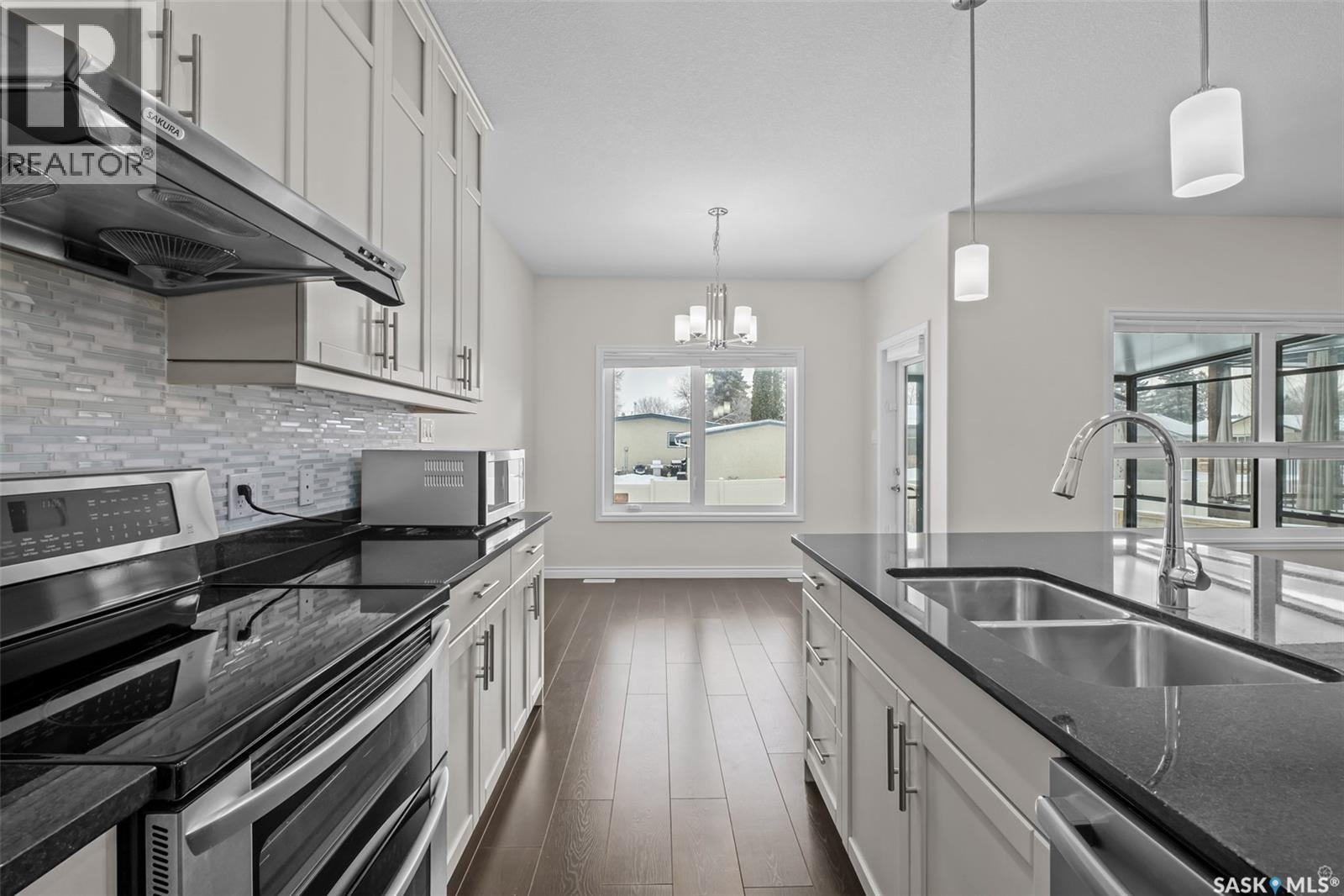 2944 Lakeview Drive, Prince Albert, Saskatchewan  S6W 0A4 - Photo 11 - SK028319