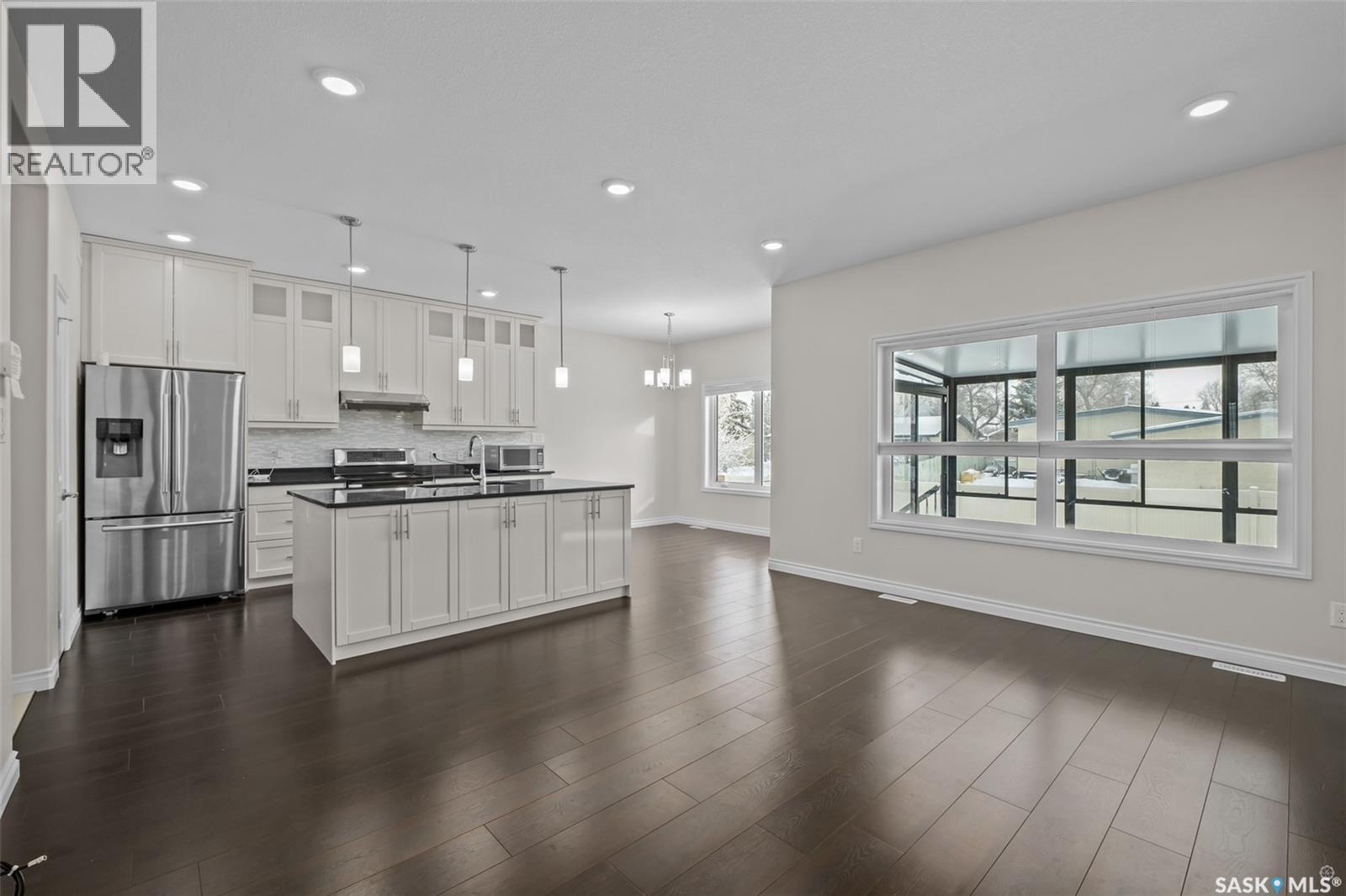 2944 Lakeview Drive, Prince Albert, Saskatchewan  S6W 0A4 - Photo 3 - SK028319