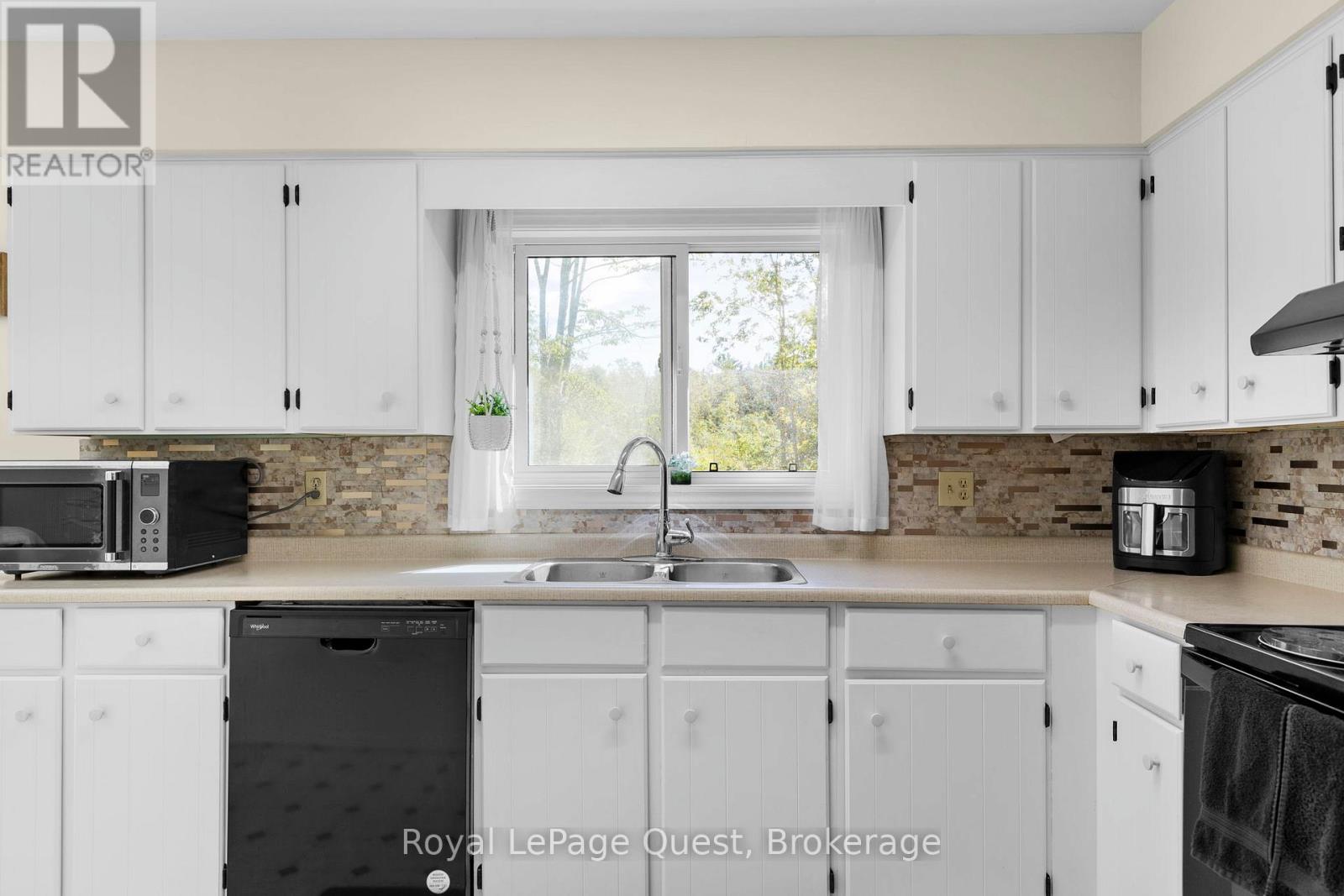 4297 Huronia Road, Orillia, Ontario  L3V 0G6 - Photo 10 - S12778256