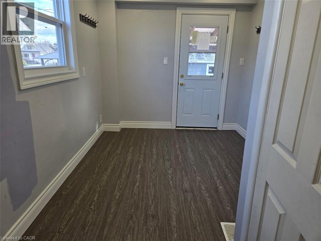 373 East 27th Street, Hamilton, Ontario  L8V 3H1 - Photo 12 - 40792353