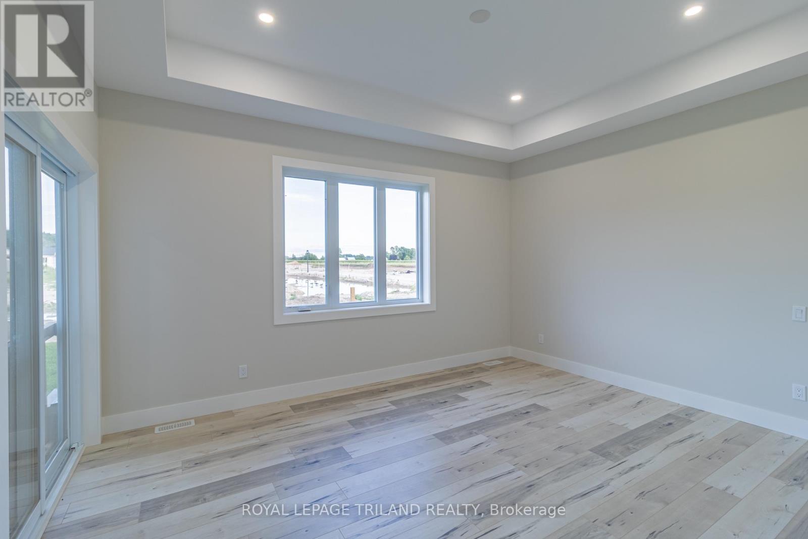 26 Tattersall Lane, Lambton Shores, Ontario  N0M 1T0 - Photo 24 - X12778318