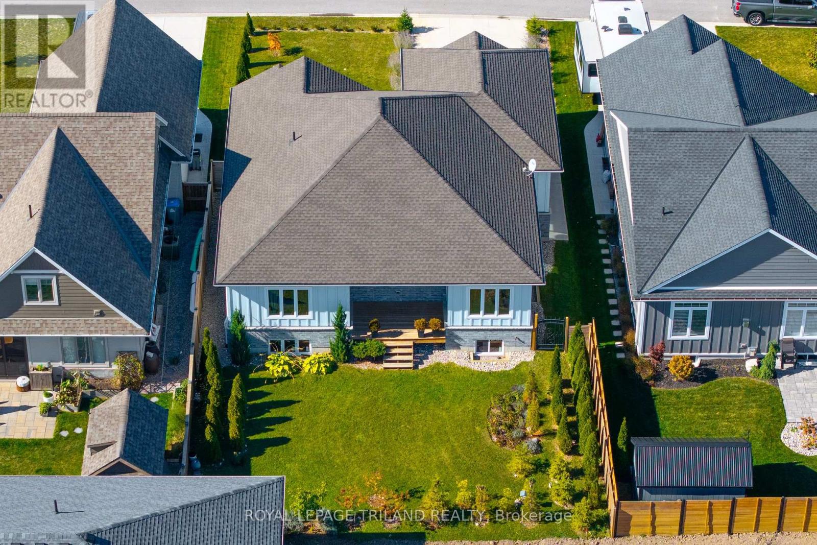 26 Tattersall Lane, Lambton Shores, Ontario  N0M 1T0 - Photo 39 - X12778318