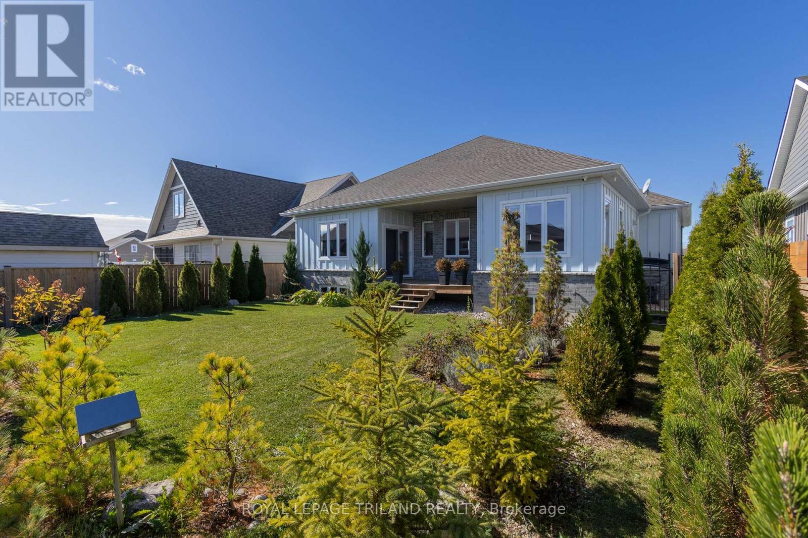 26 Tattersall Lane, Lambton Shores, Ontario  N0M 1T0 - Photo 44 - X12778318