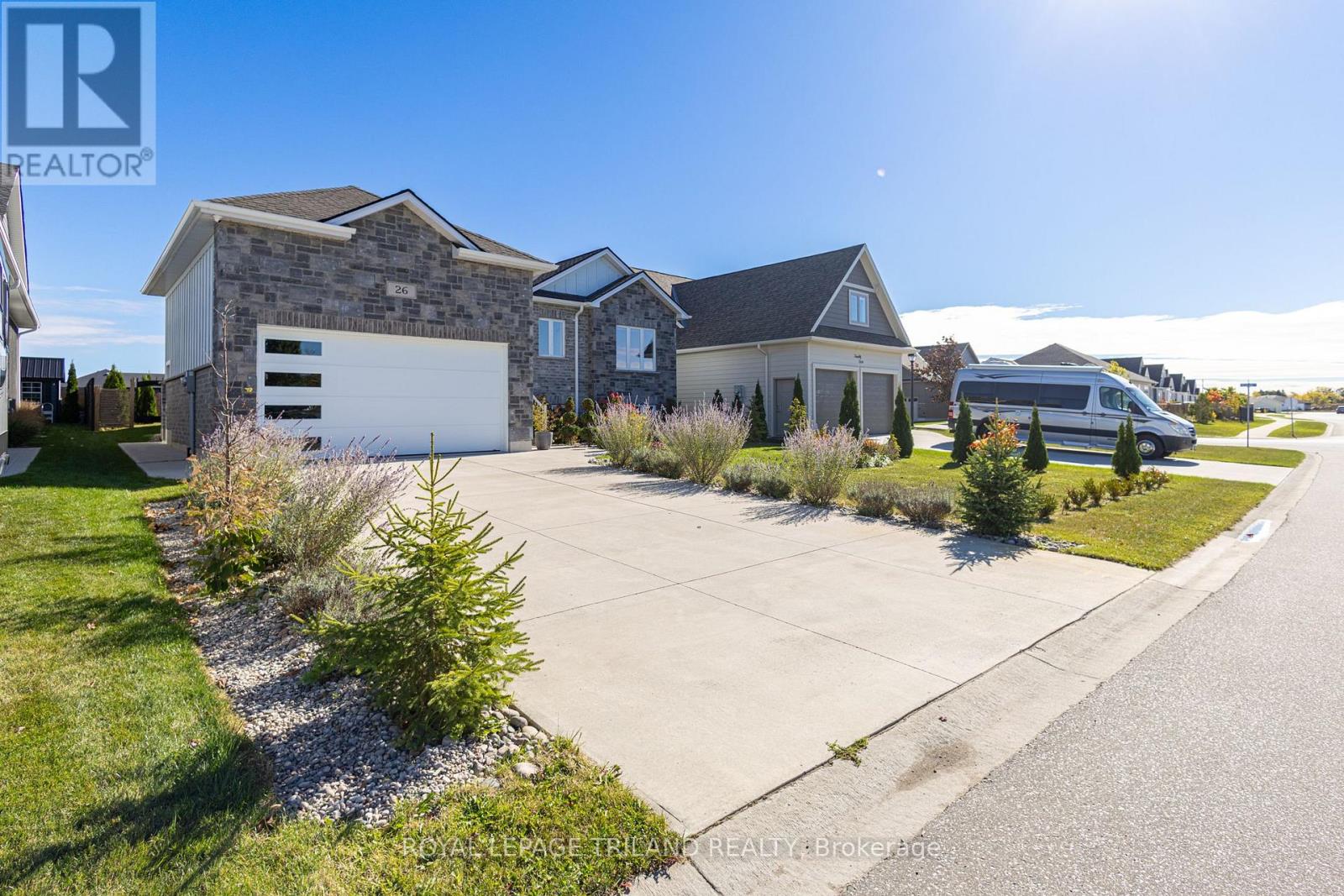 26 Tattersall Lane, Lambton Shores, Ontario  N0M 1T0 - Photo 8 - X12778318