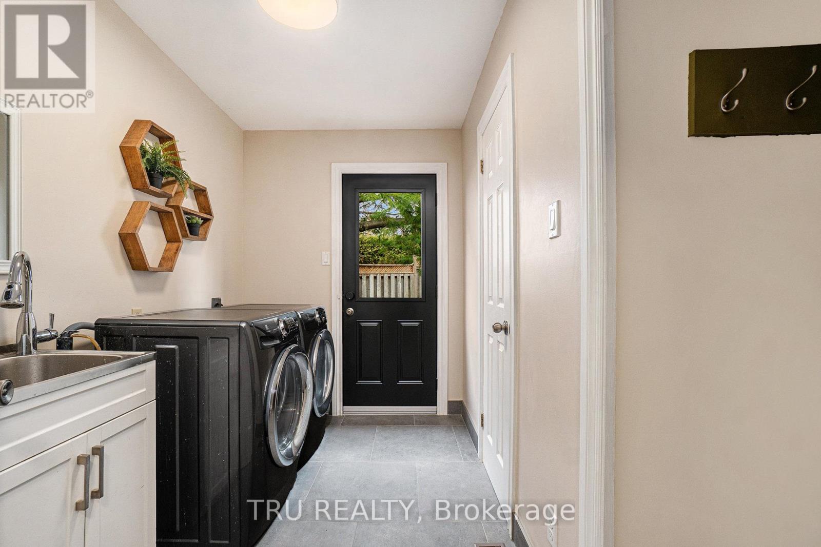 1719 Meadowview Crescent N, Ottawa, Ontario  K1C 1T9 - Photo 17 - X12778252