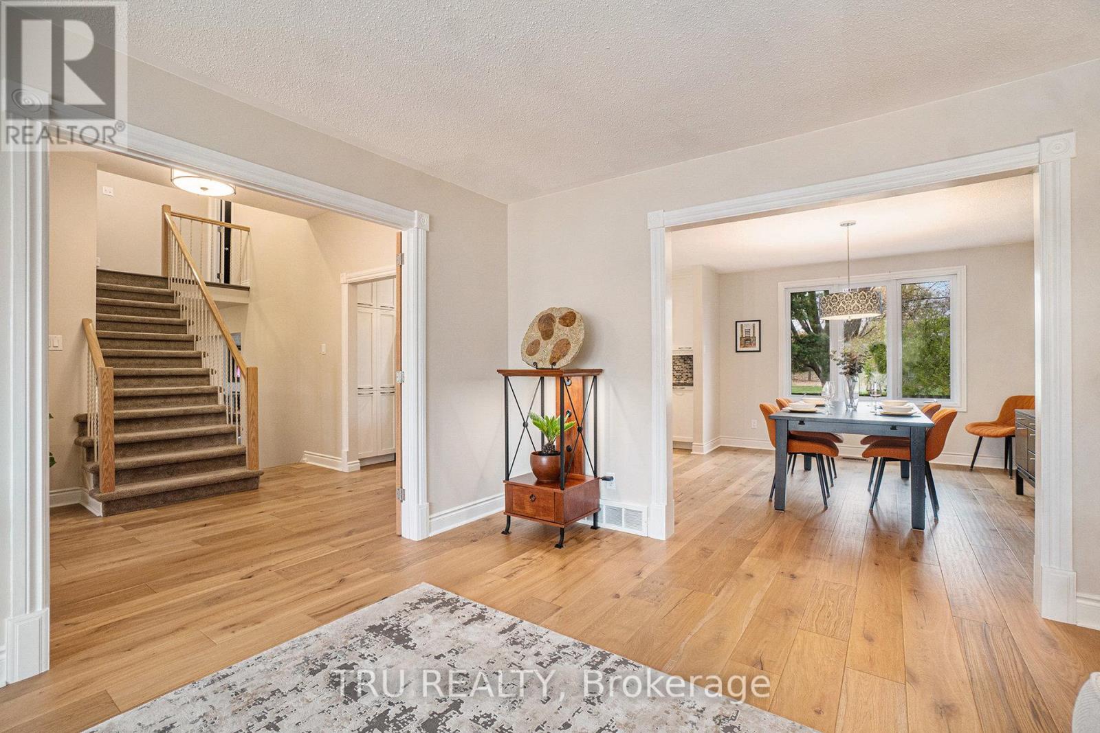 1719 Meadowview Crescent N, Ottawa, Ontario  K1C 1T9 - Photo 7 - X12778252