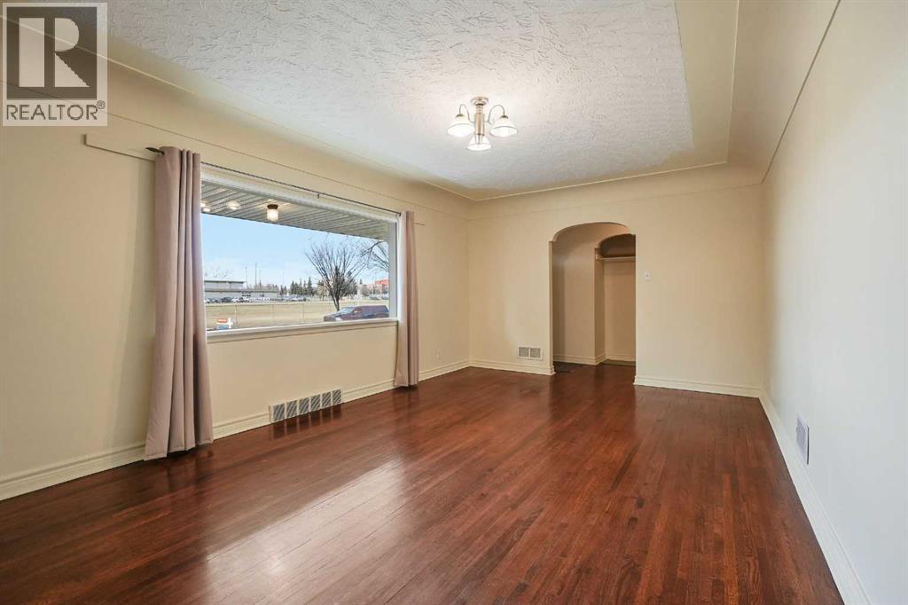 1412 Russet Road Ne, Calgary, Alberta  T2E 5L6 - Photo 4 - A2284962