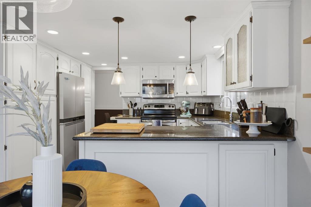 3 Stranraer Place Sw, Calgary, Alberta  T3H 1H5 - Photo 12 - A2283759