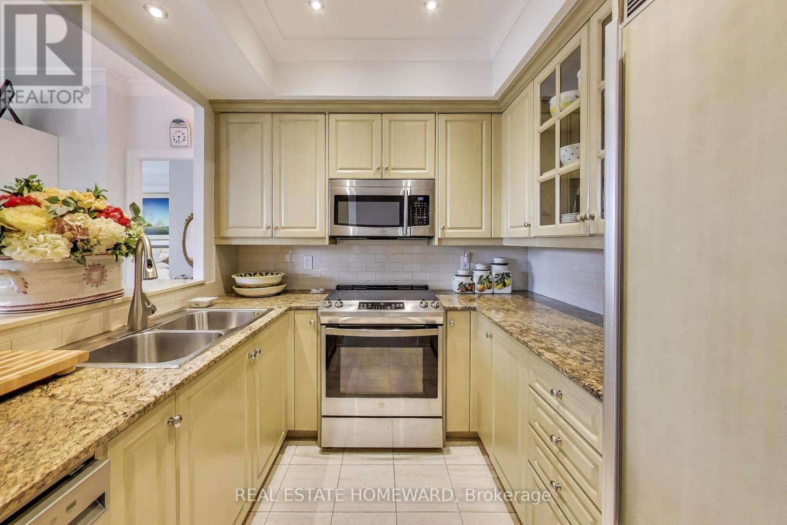 403 - 2 Roxborough Street E, Toronto, Ontario  M4W 3V7 - Photo 8 - C12778254