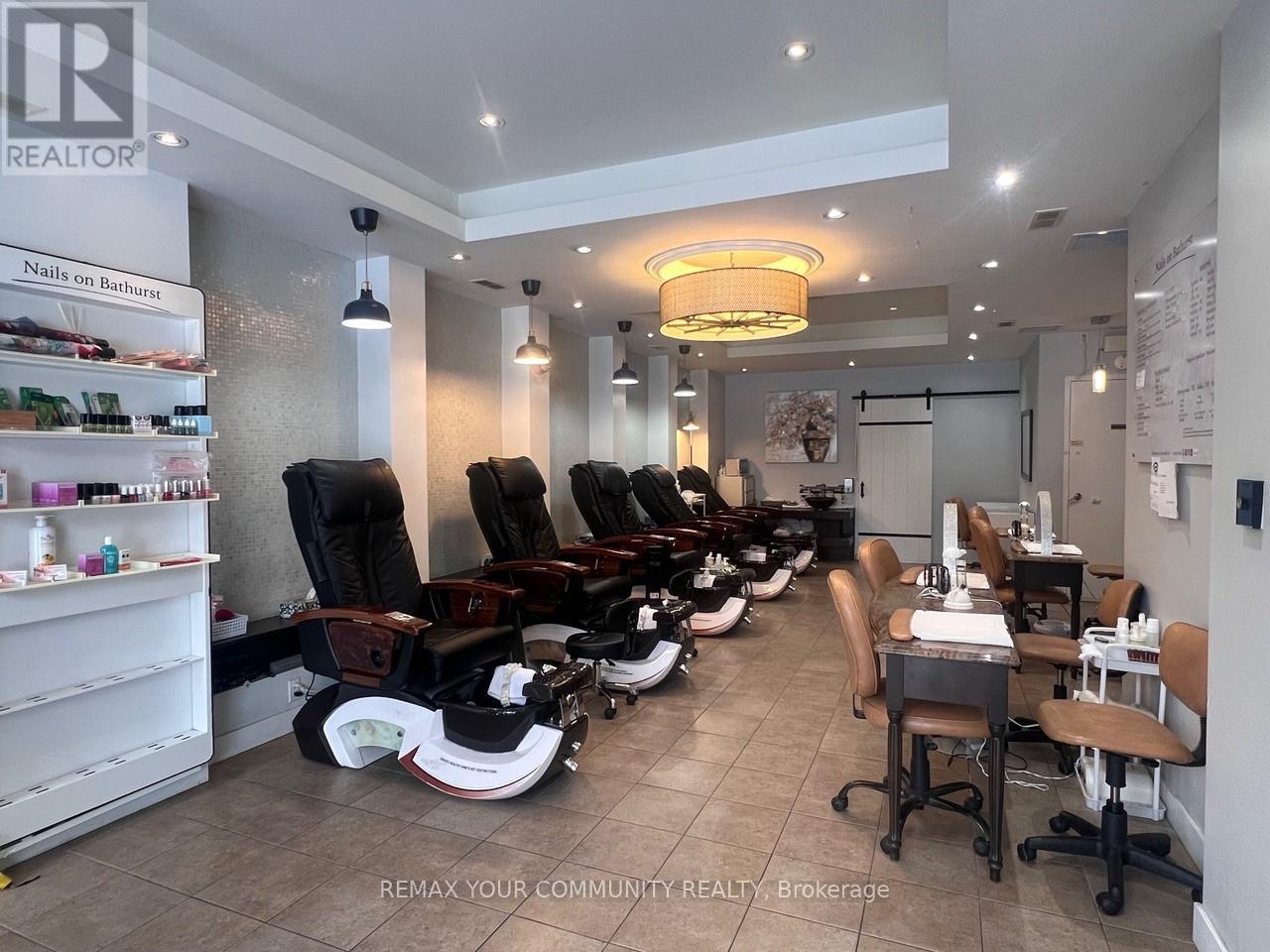 3887 Bathurst Street, Toronto, Ontario  M3H 5V1 - Photo 3 - C12778306