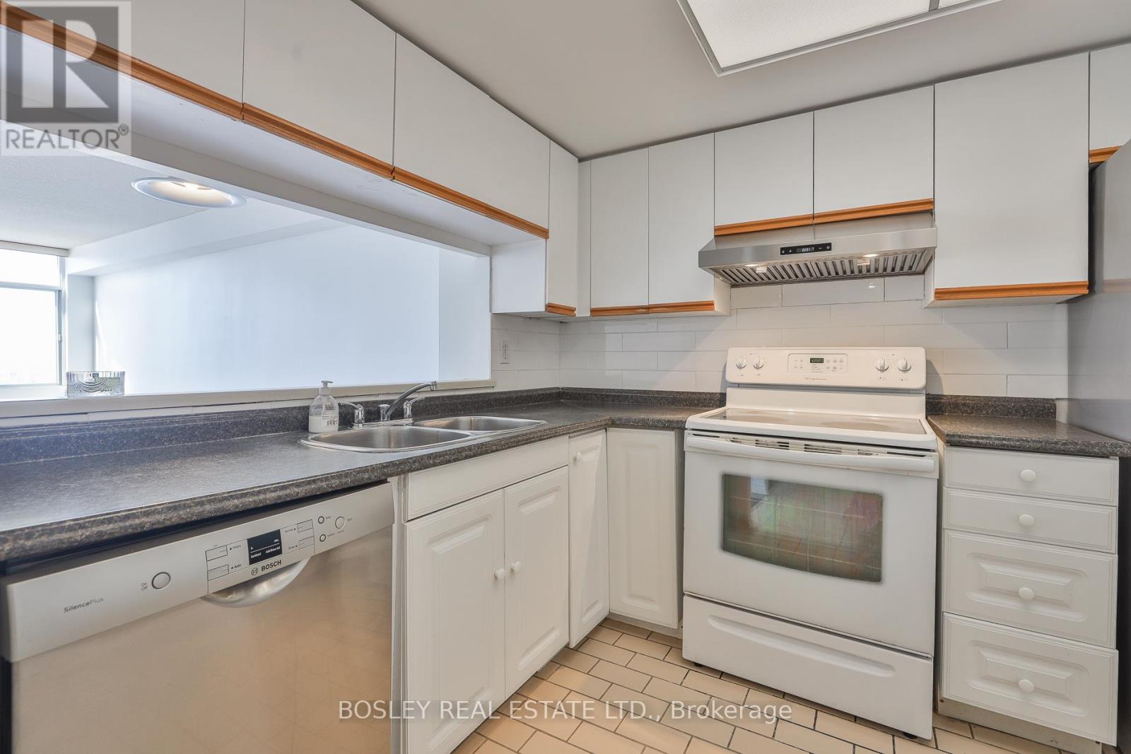 1502 - 88 Alton Towers Circle, Toronto, Ontario  M1V 5C5 - Photo 7 - E12778278