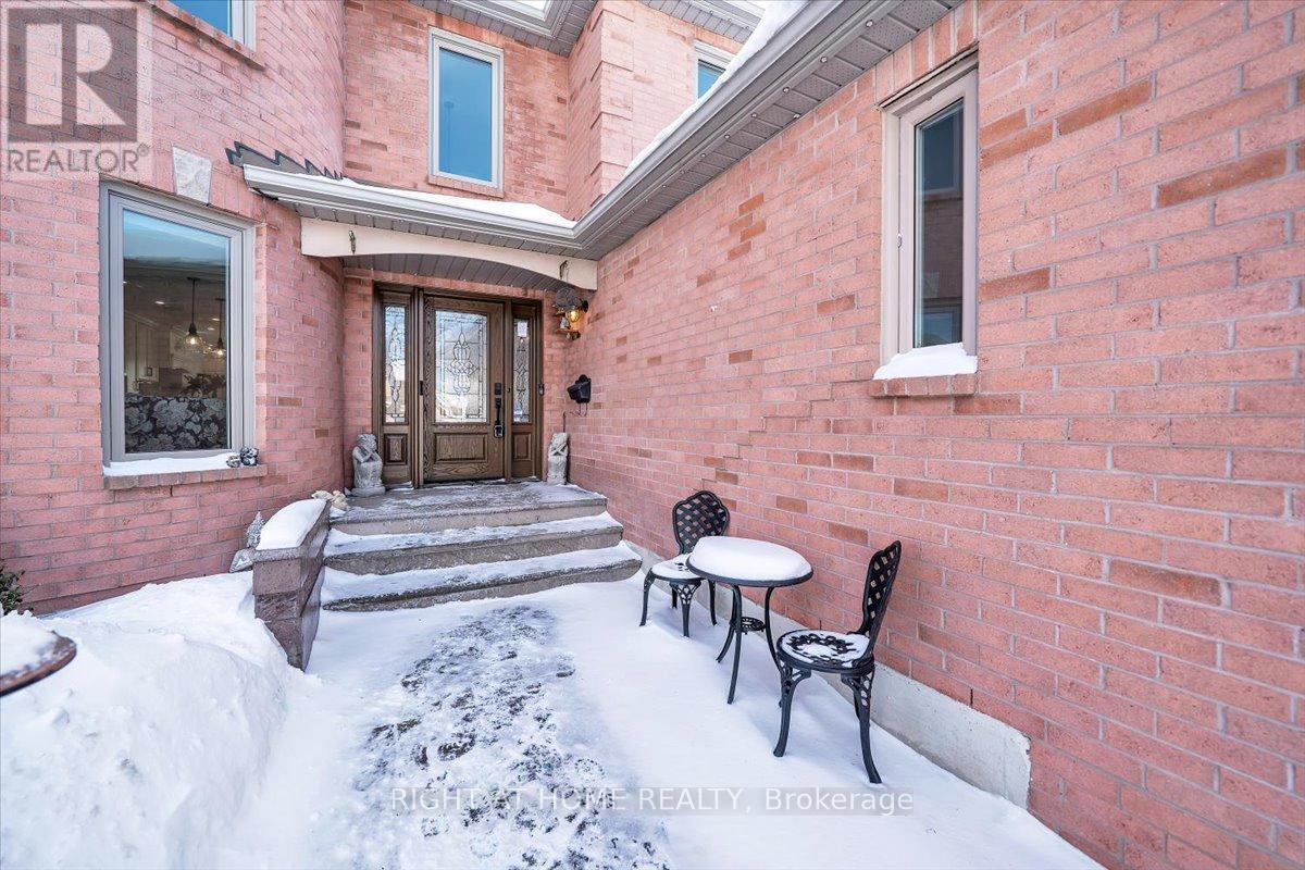 33 Willcocks Crescent, Ajax, Ontario  L1T 3L9 - Photo 3 - E12778292