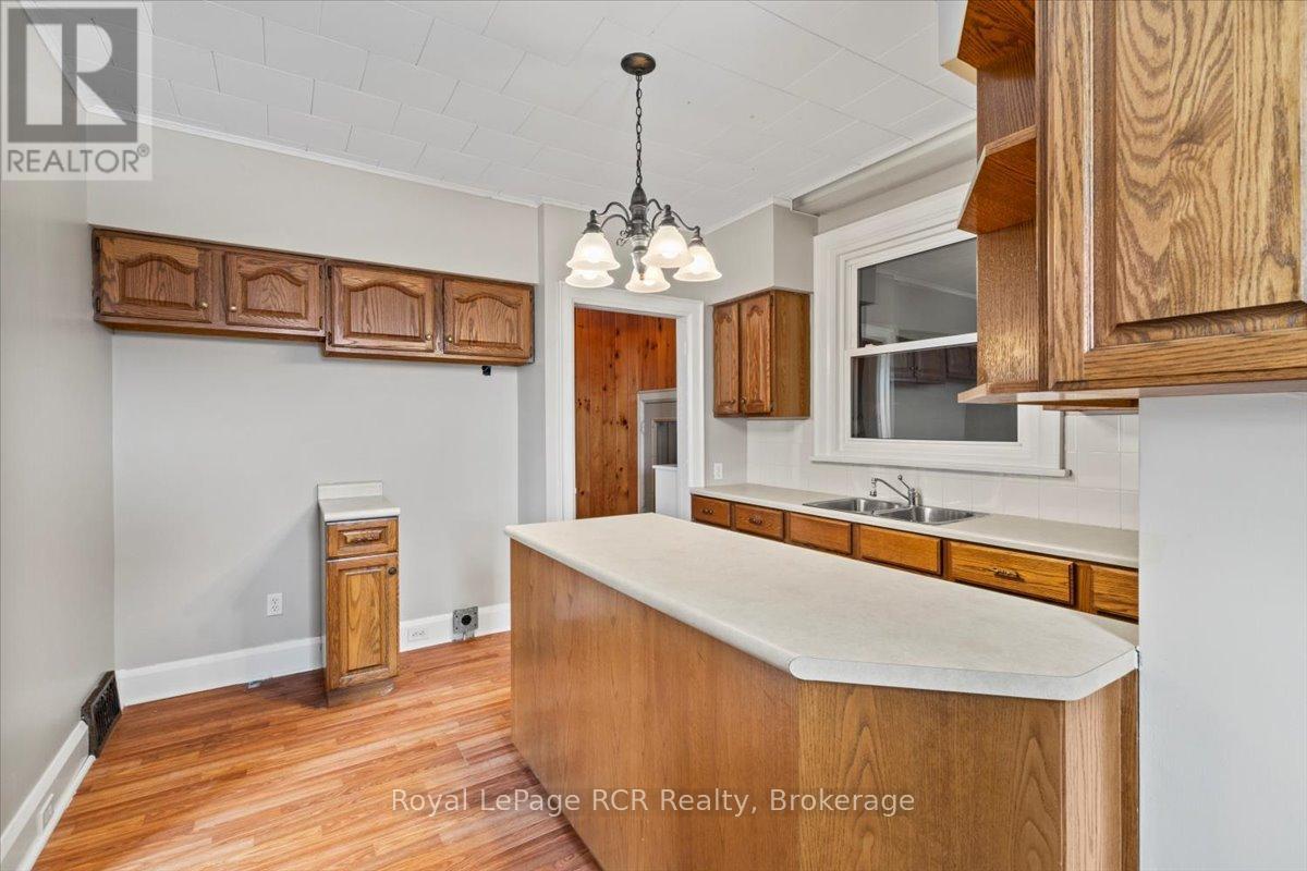 4 Cayley Street, Brockton, Ontario  N0G 2V0 - Photo 12 - X12777496