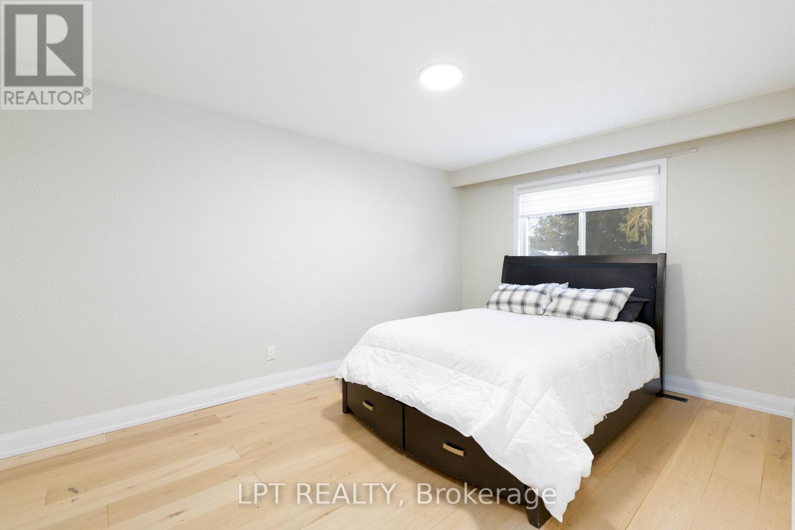 180 Mason Avenue, Bradford West Gwillimbury (Bradford), Ontario  L3Z 1B2 - Photo 11 - N12778260