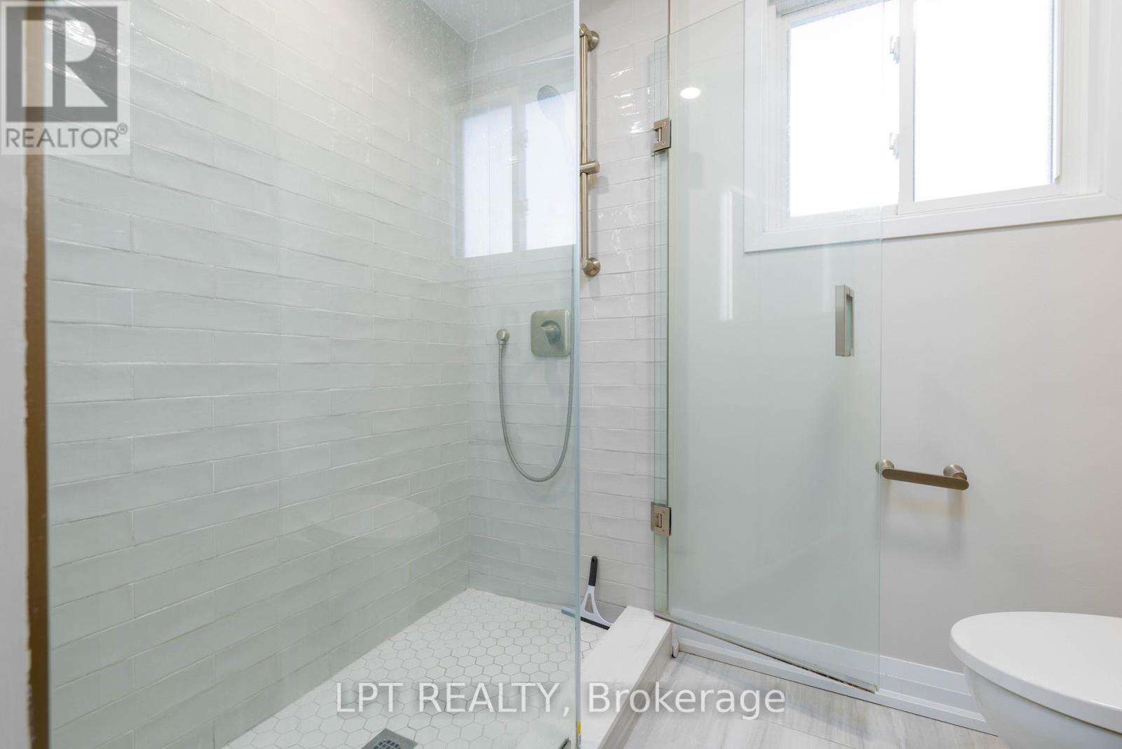 180 Mason Avenue, Bradford West Gwillimbury (Bradford), Ontario  L3Z 1B2 - Photo 14 - N12778260