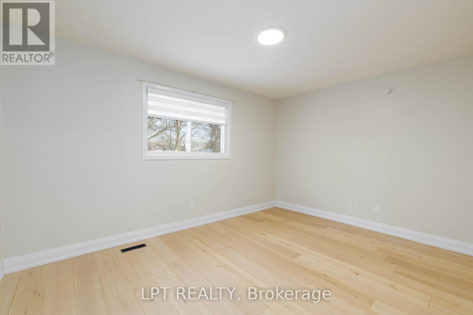 180 Mason Avenue, Bradford West Gwillimbury (Bradford), Ontario  L3Z 1B2 - Photo 18 - N12778260