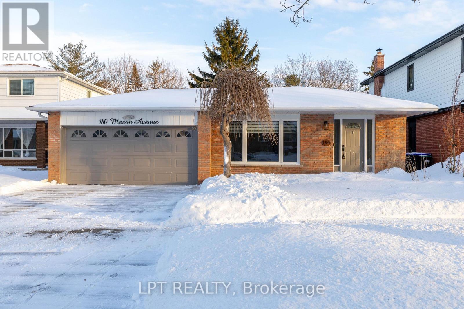 180 Mason Avenue, Bradford West Gwillimbury (Bradford), Ontario  L3Z 1B2 - Photo 2 - N12778260