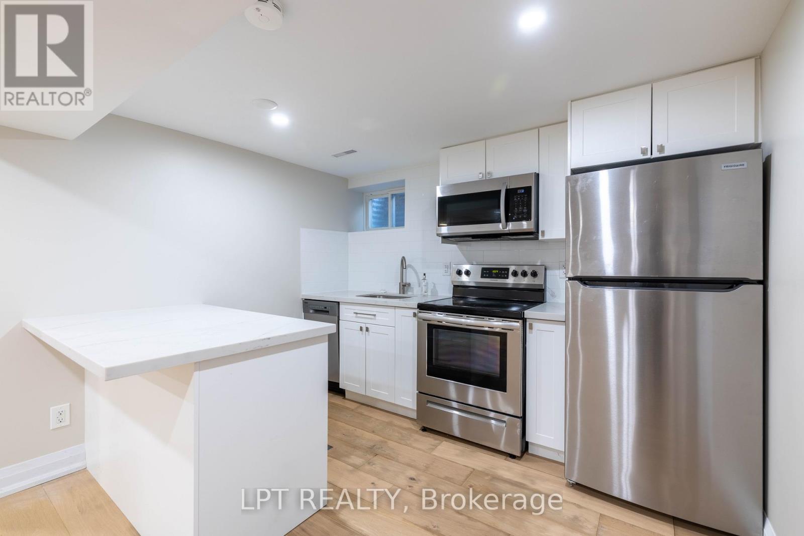 180 Mason Avenue, Bradford West Gwillimbury (Bradford), Ontario  L3Z 1B2 - Photo 22 - N12778260