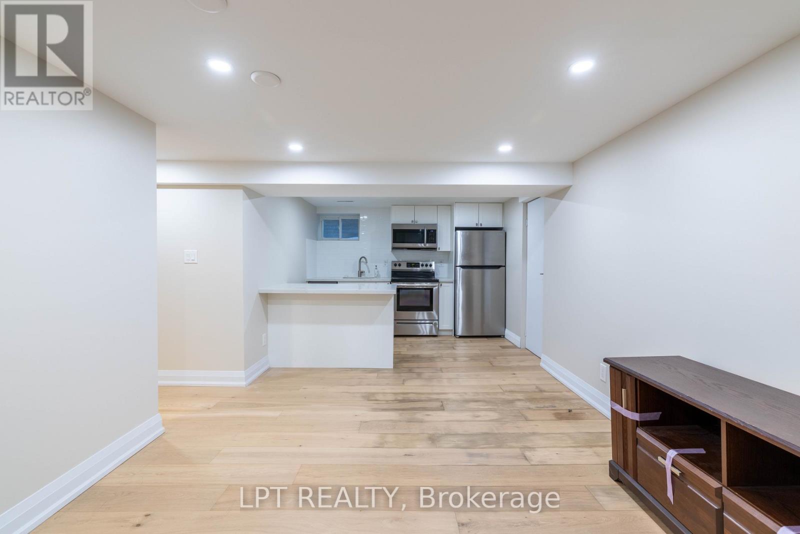 180 Mason Avenue, Bradford West Gwillimbury (Bradford), Ontario  L3Z 1B2 - Photo 23 - N12778260