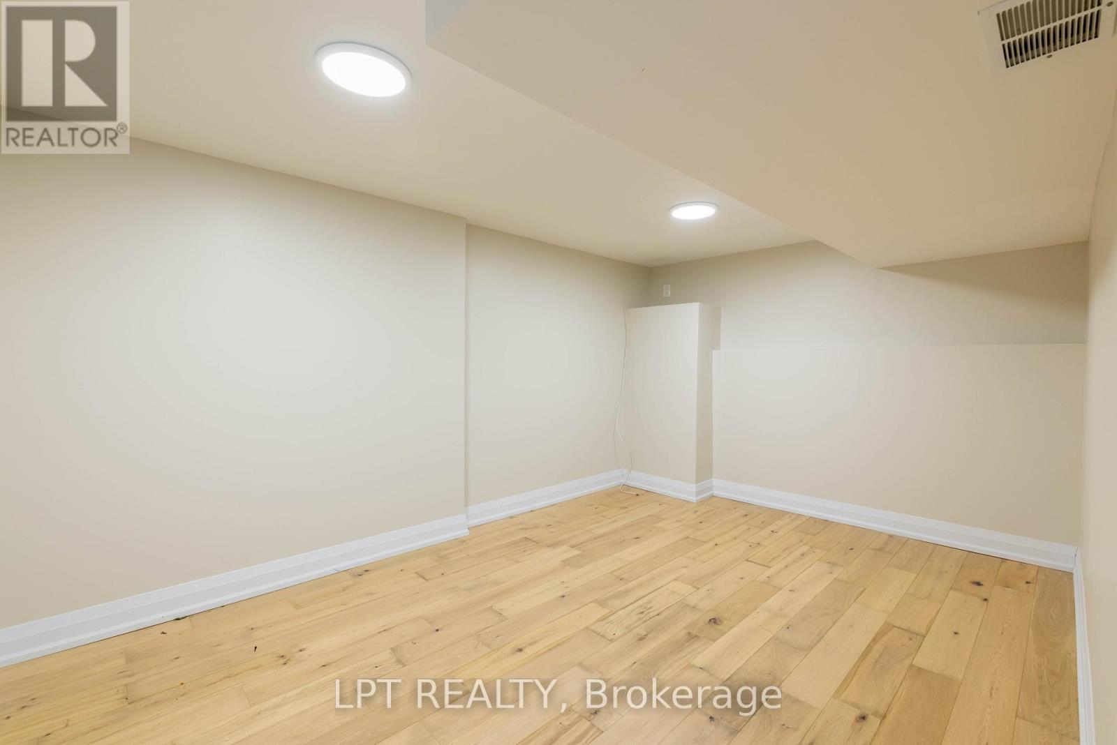 180 Mason Avenue, Bradford West Gwillimbury (Bradford), Ontario  L3Z 1B2 - Photo 28 - N12778260