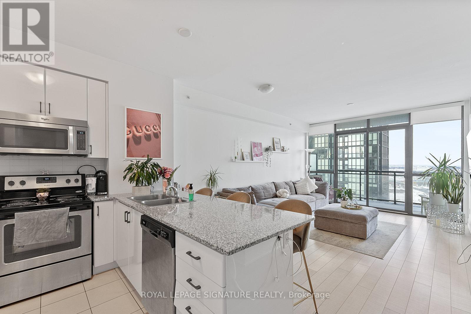 1607 - 2900 Highway 7, Vaughan, Ontario  L4K 0G3 - Photo 7 - N12778300