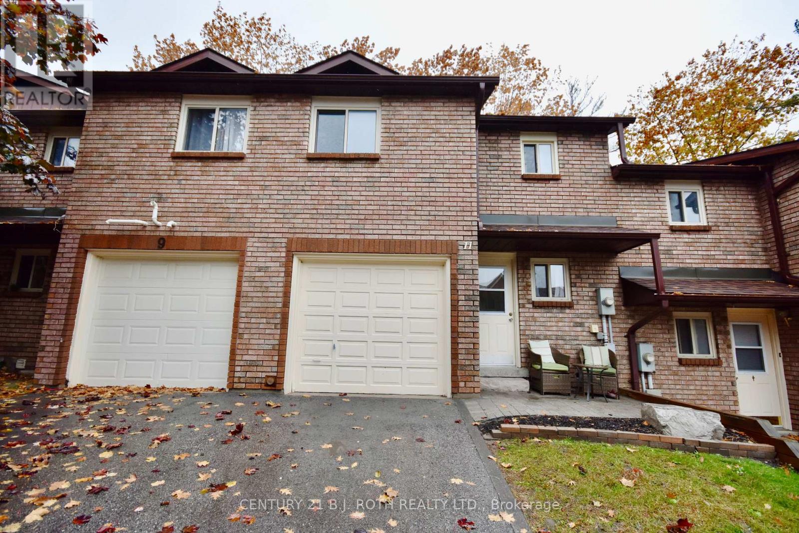 11 Pheasant Trail, Barrie, Ontario  L4N 6W4 - Photo 1 - S12778286