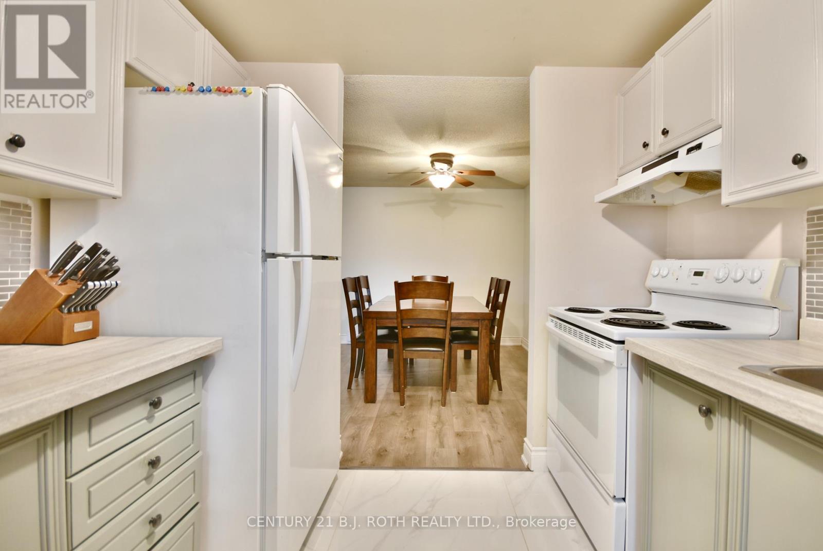 11 Pheasant Trail, Barrie, Ontario  L4N 6W4 - Photo 10 - S12778286