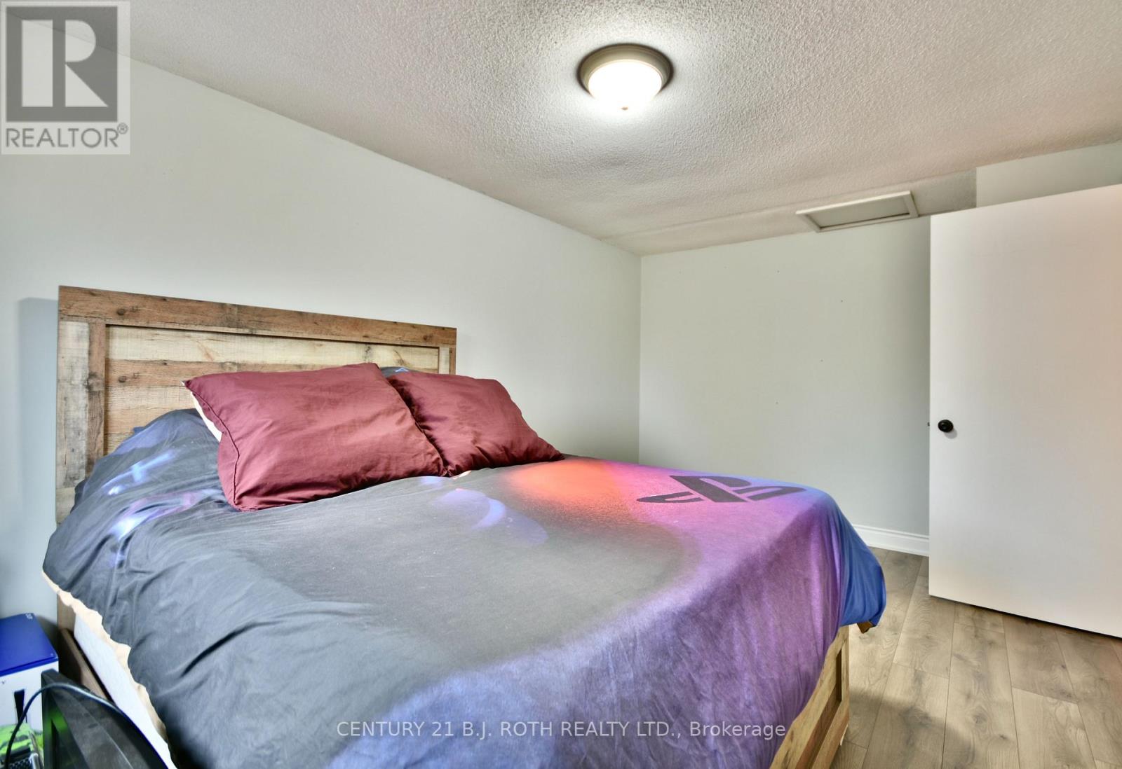 11 Pheasant Trail, Barrie, Ontario  L4N 6W4 - Photo 17 - S12778286