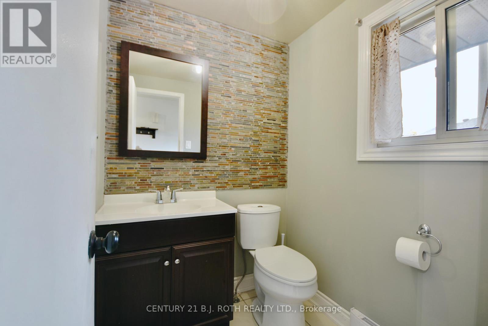 11 Pheasant Trail, Barrie, Ontario  L4N 6W4 - Photo 3 - S12778286