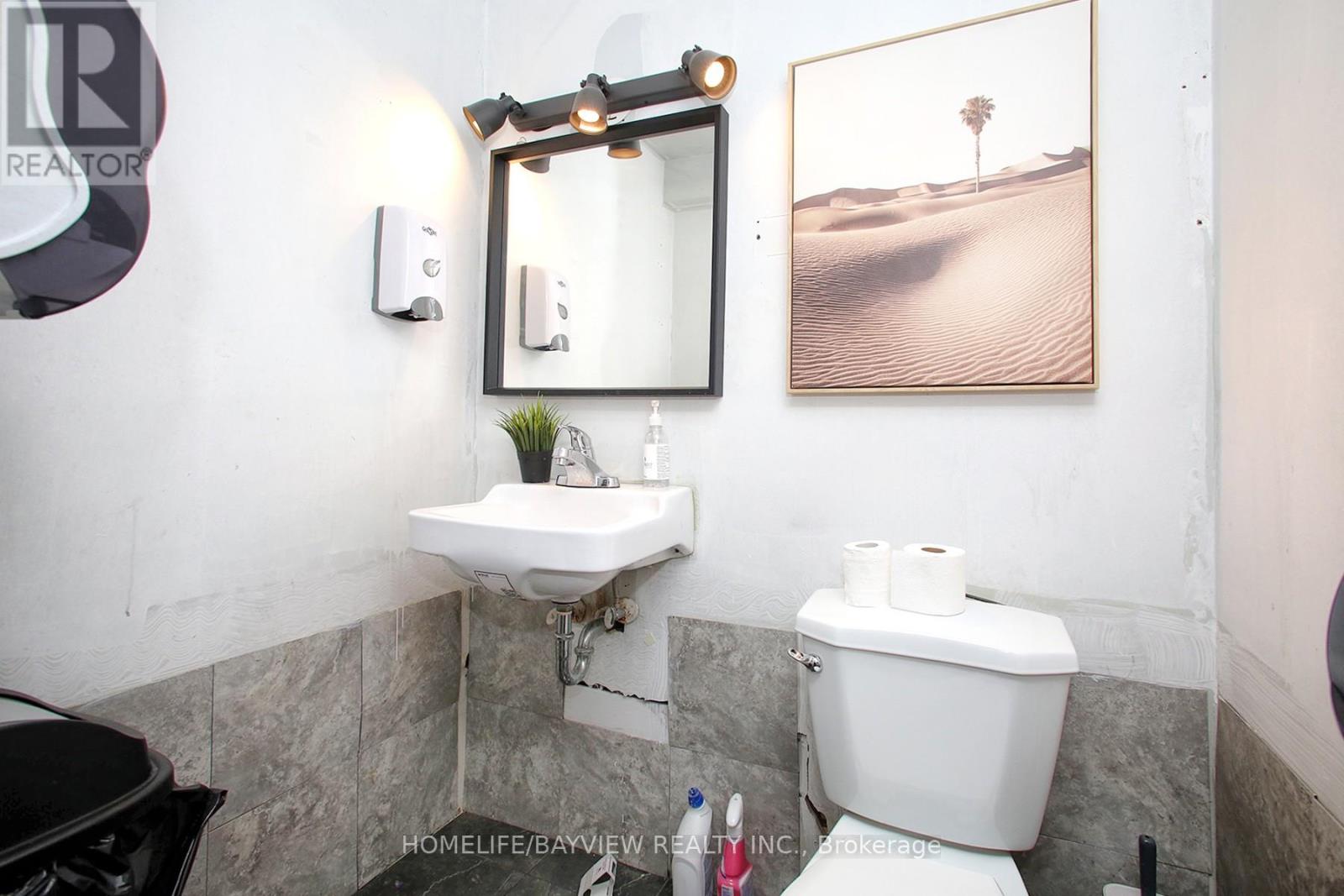 1/2 - 1015 Pape Avenue, Toronto, Ontario  M4K 3V8 - Photo 9 - E12778114