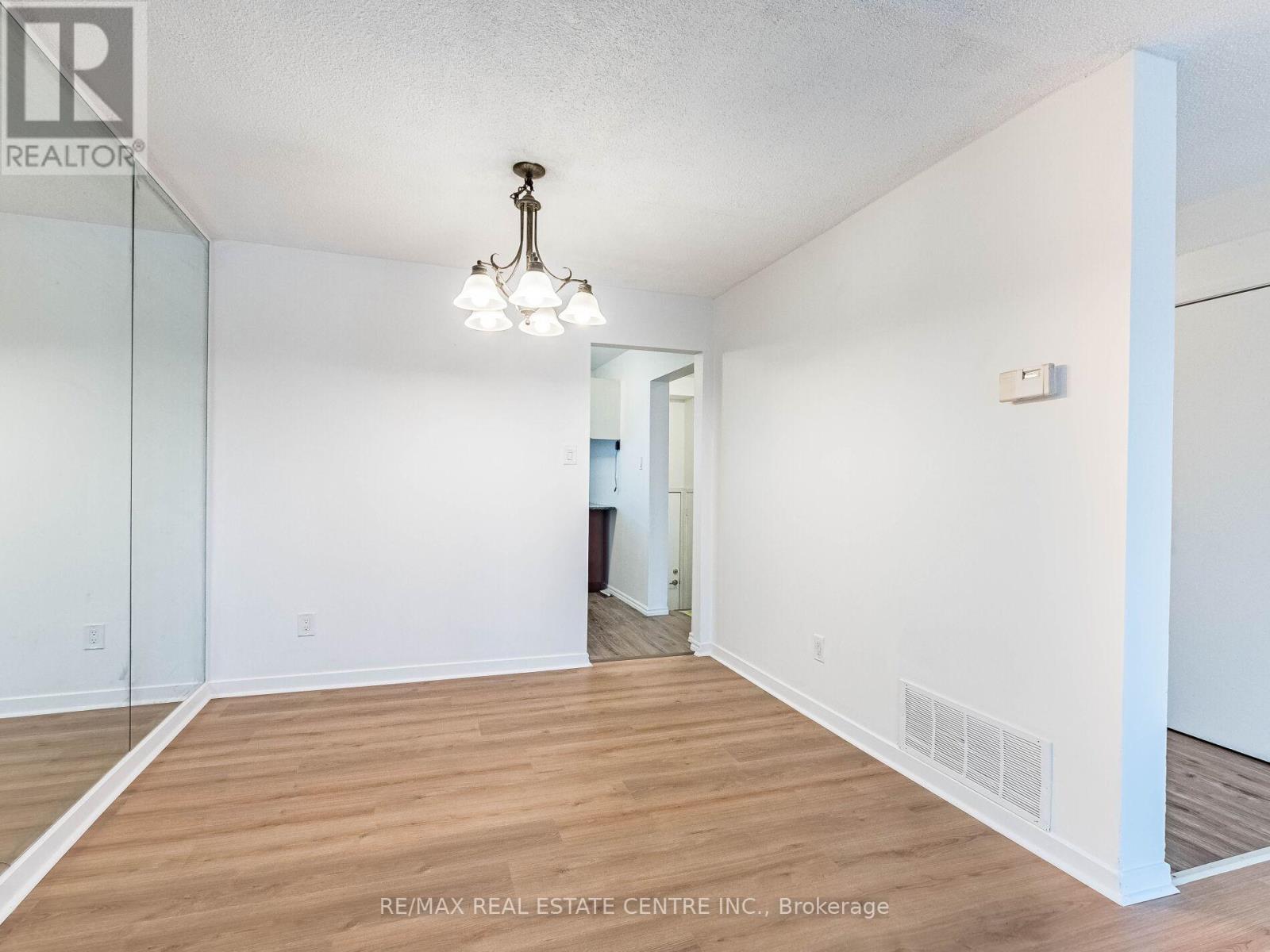 5 Moregate Crescent, Brampton (Central Park), Ontario  L6S 3K9 - Photo 18 - W12778276
